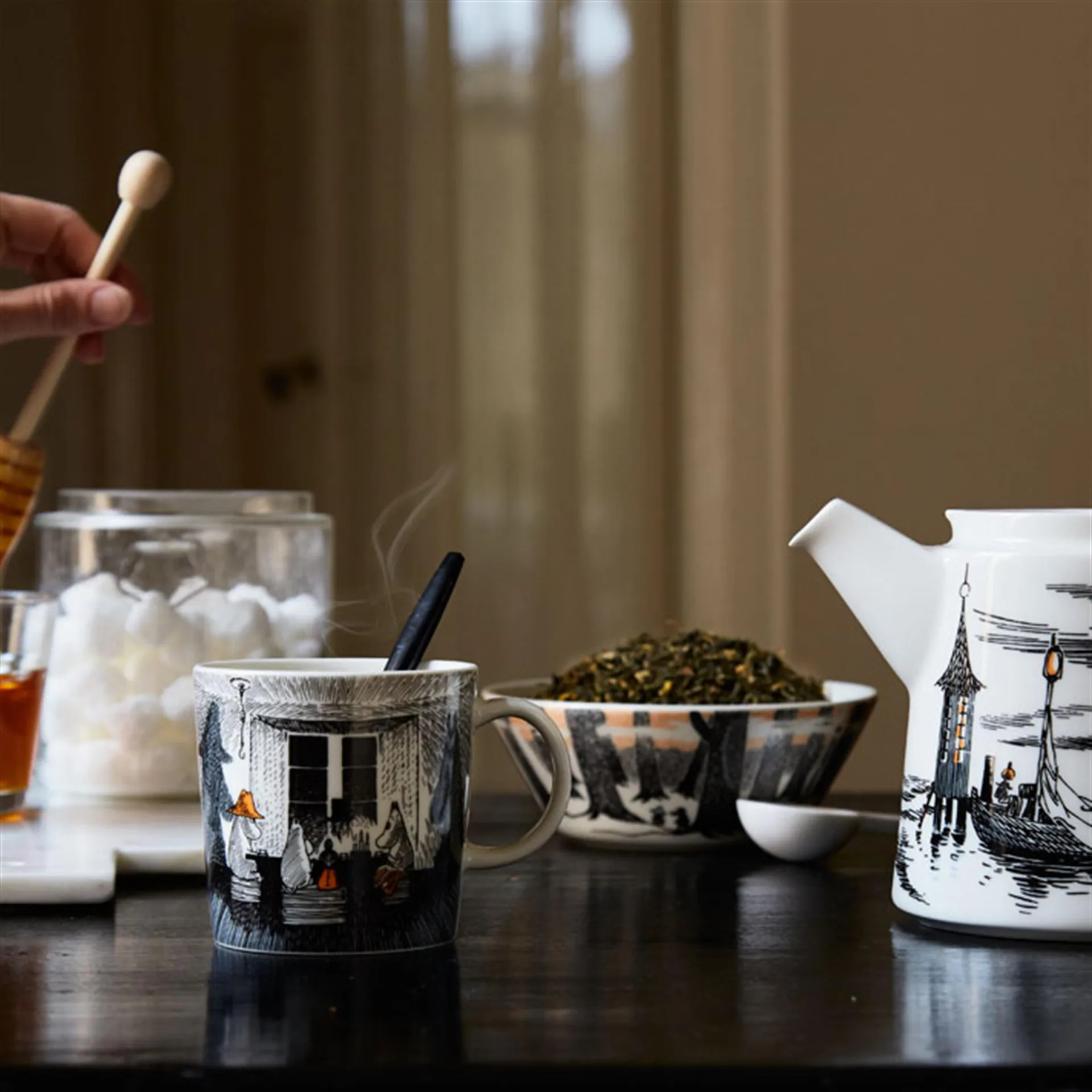 True to its origins ムーミン マグ 2017, black Moomin Arabia