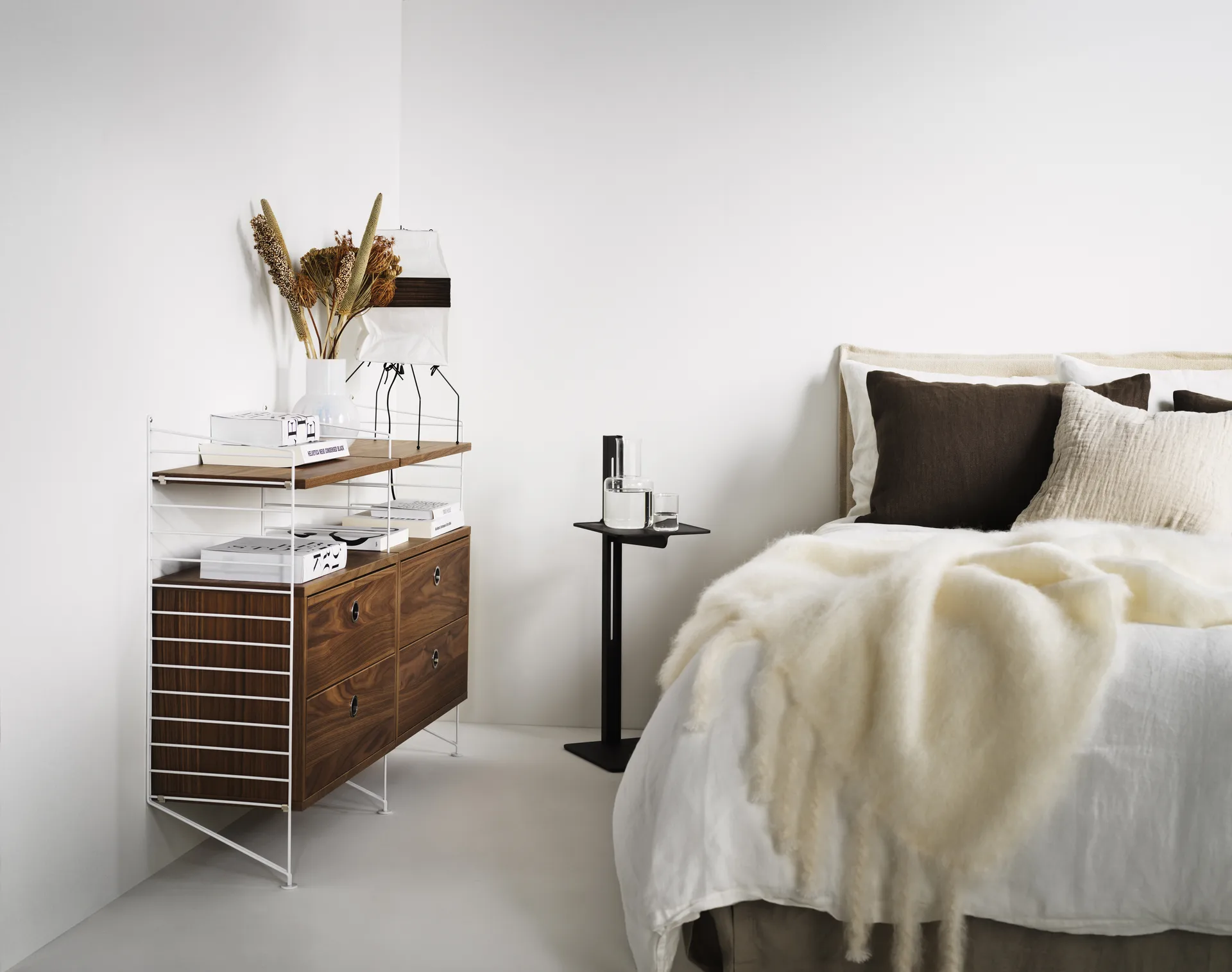 Museum サイドテーブル, Black Museum