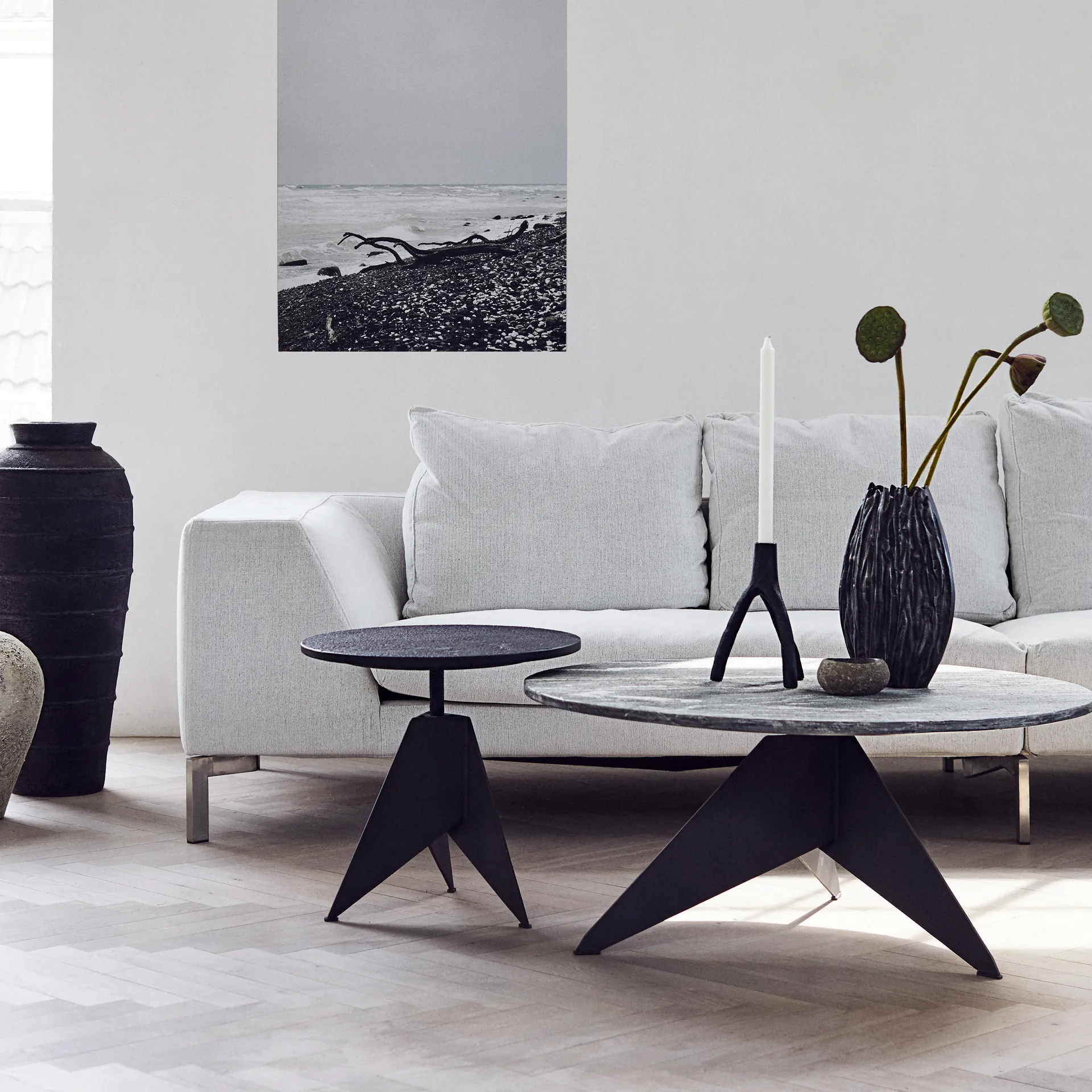 Aion キャンドルスティック XL 22 cm, black MUUBS | ムーブス