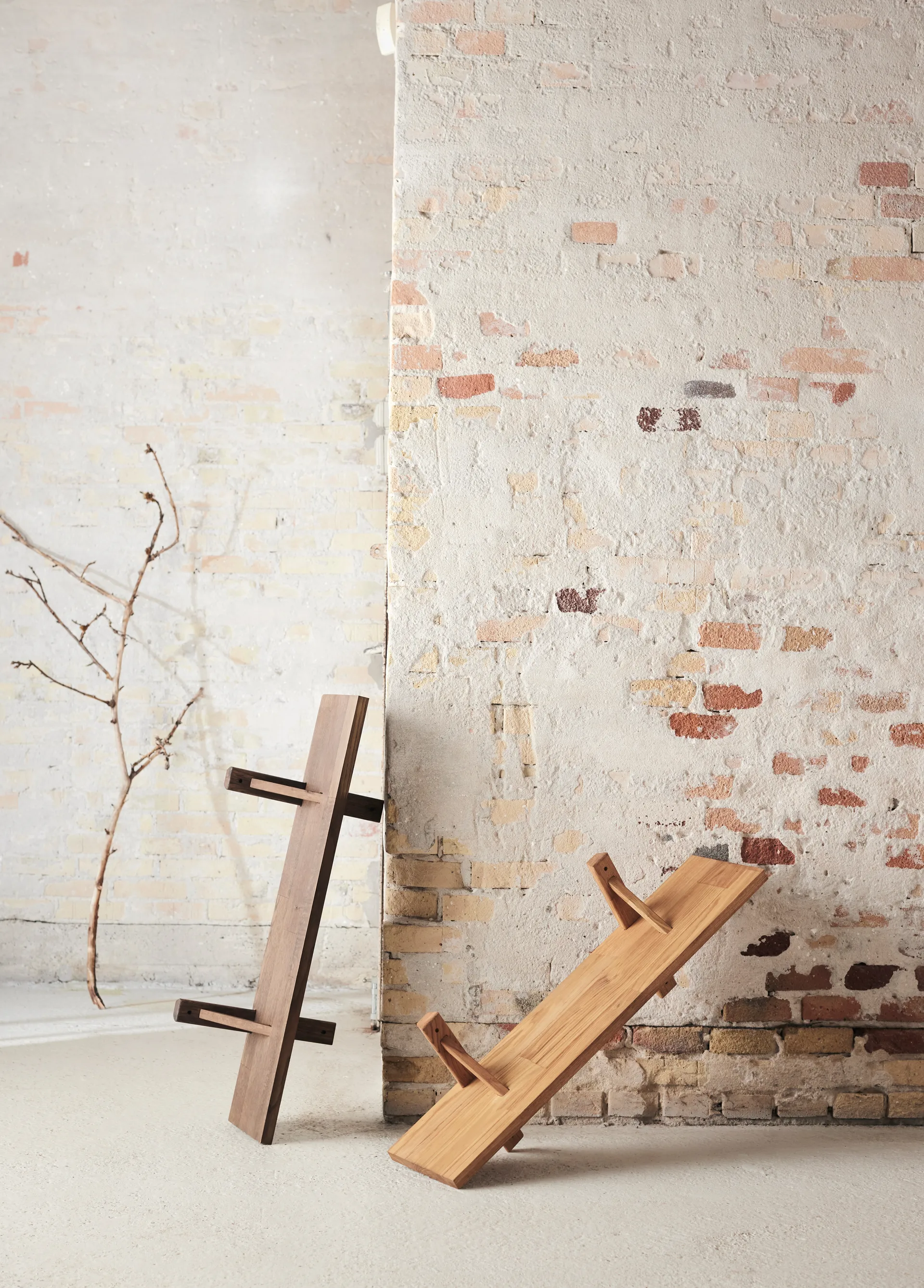 Toronto ウォールシェルフ 93 cm, Dark oiled oak MUUBS | ムーブス