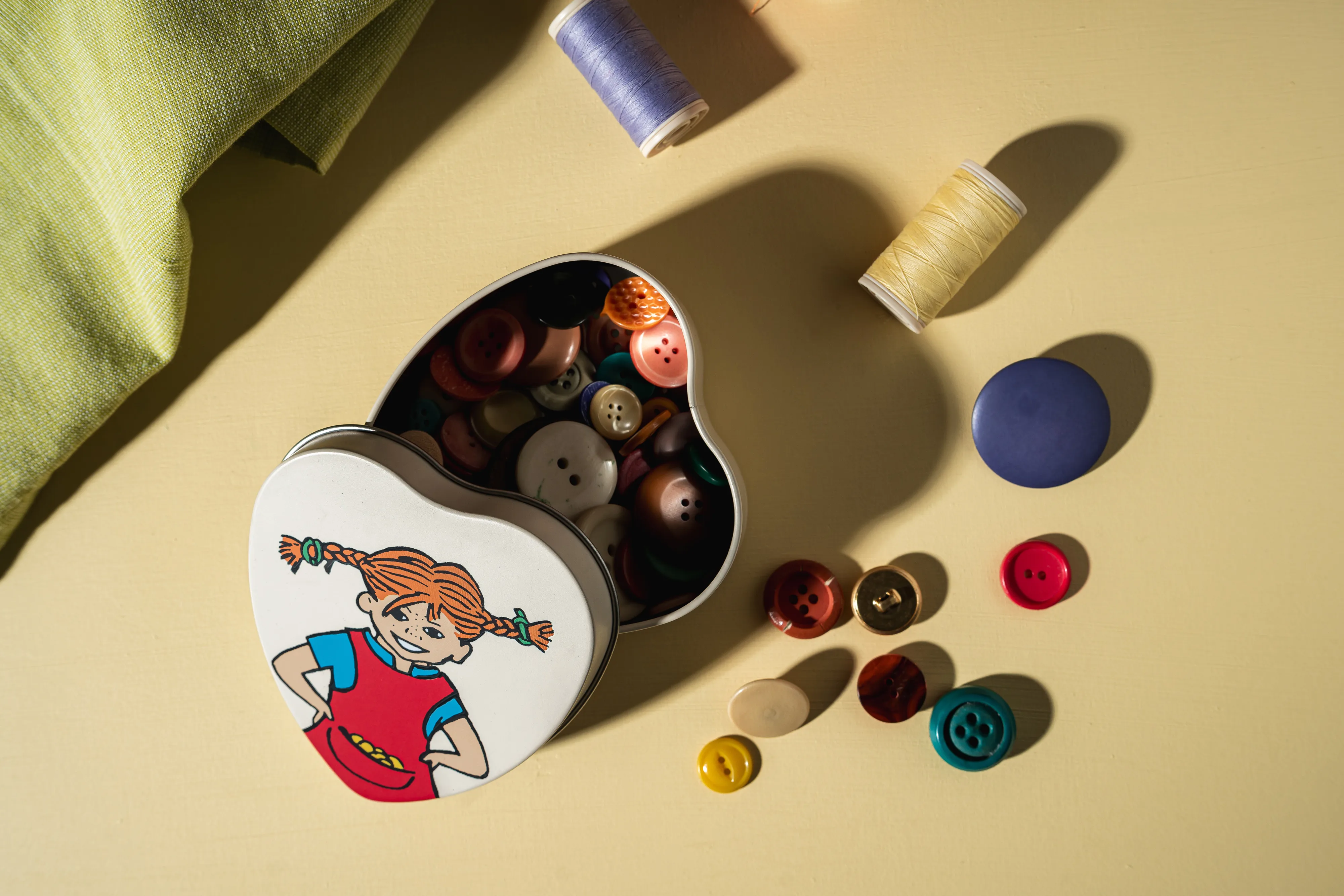 Muurla | ムールラ からのピッピ ハート型缶 4x10 cm - NordicNest.jp