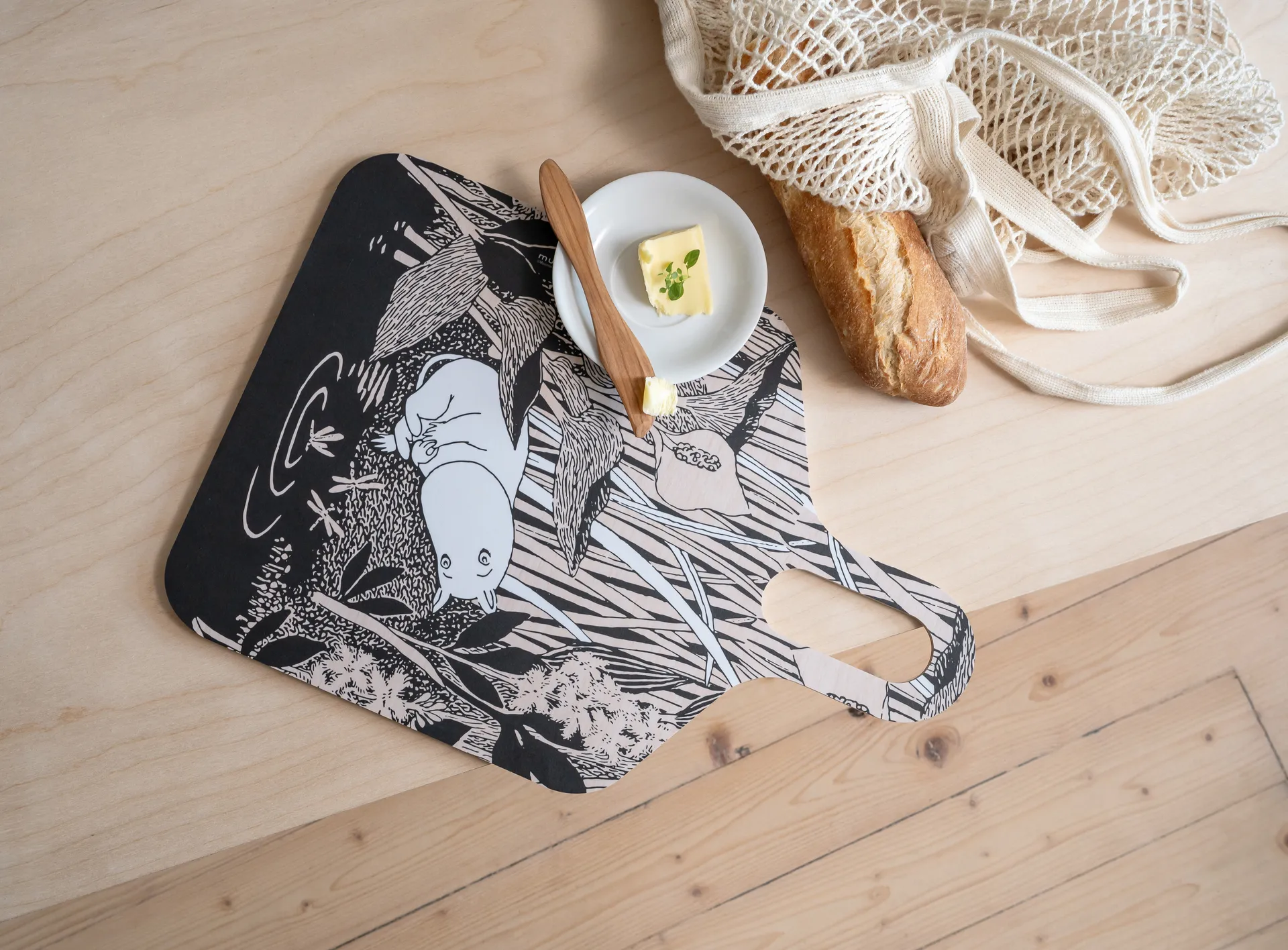 ムーミンオリジナル  Chop & Serve カッティングボード 30x44 cm, The Pond Muurla | ムールラ