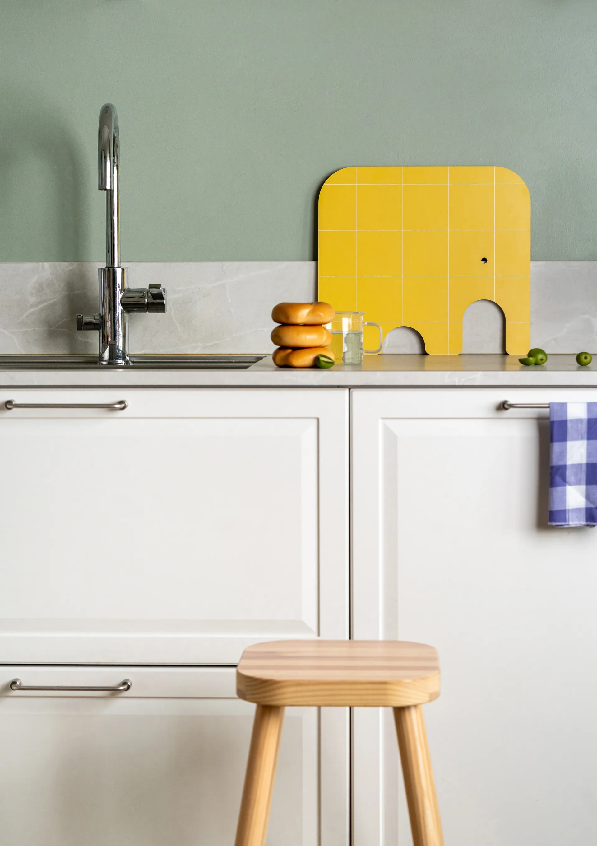 Elephant Chop & Serve カッティングボード L, Yellow Muurla | ムールラ