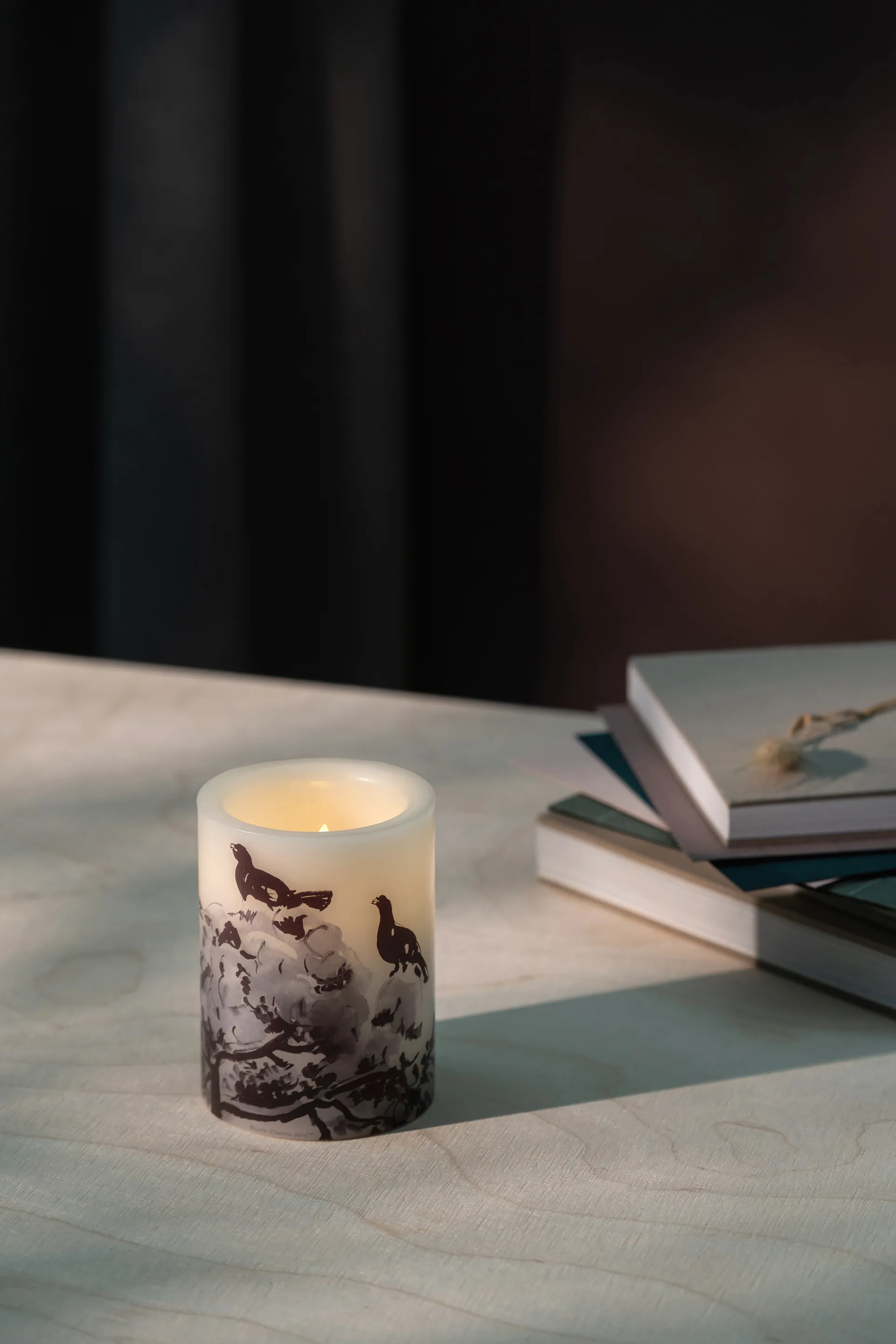 Teemu Järvi x Muurla LED キャンドル Ø7.5x10 cm, Winter Capercaillie Muurla | ムールラ