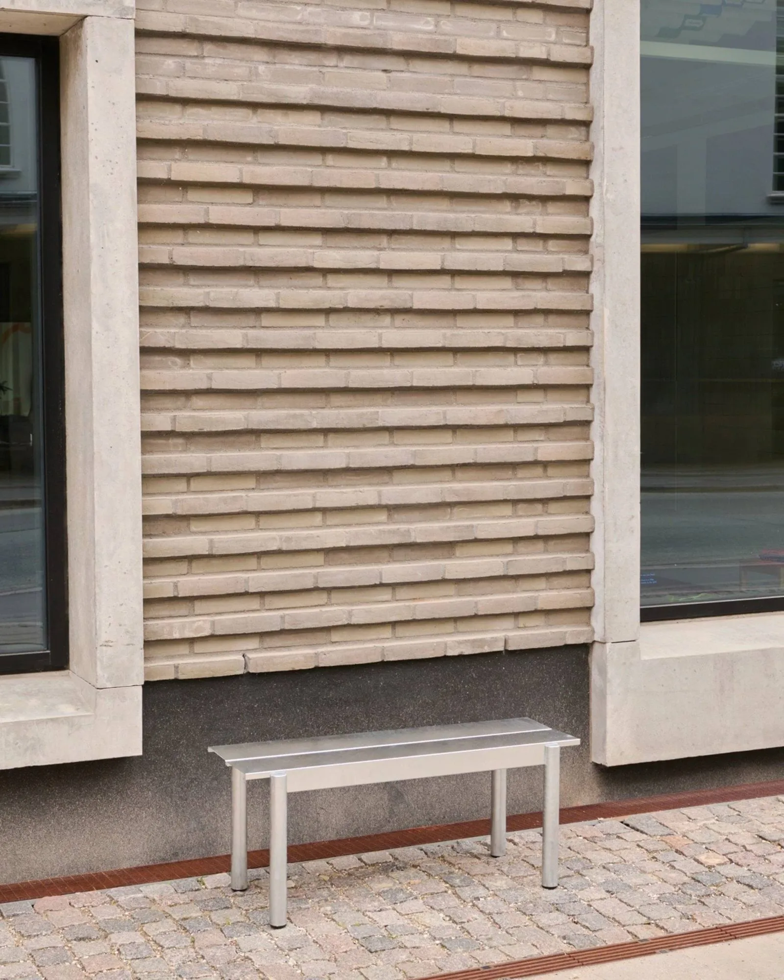 リニアスチールベンチ 110cm, Warm galvanized steel Muuto | ムート