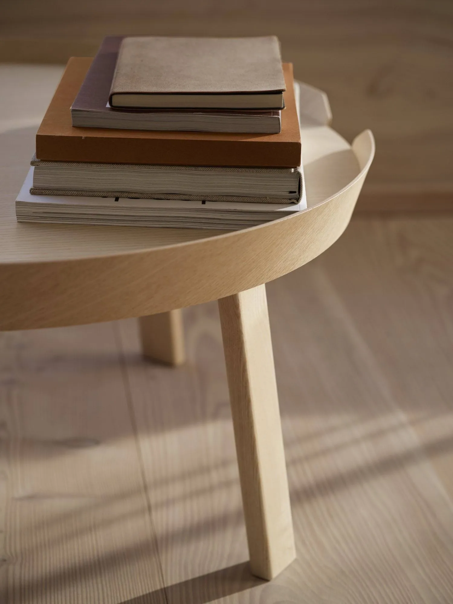 Around テーブル large, Oak Muuto | ムート