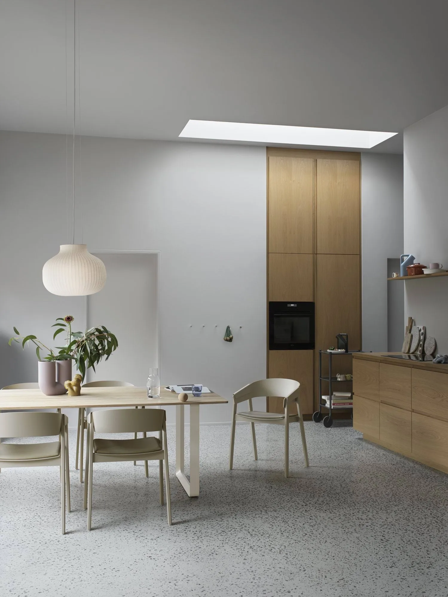 Dots Wood コートフック, Light olive, Ø6.5 cm Muuto | ムート