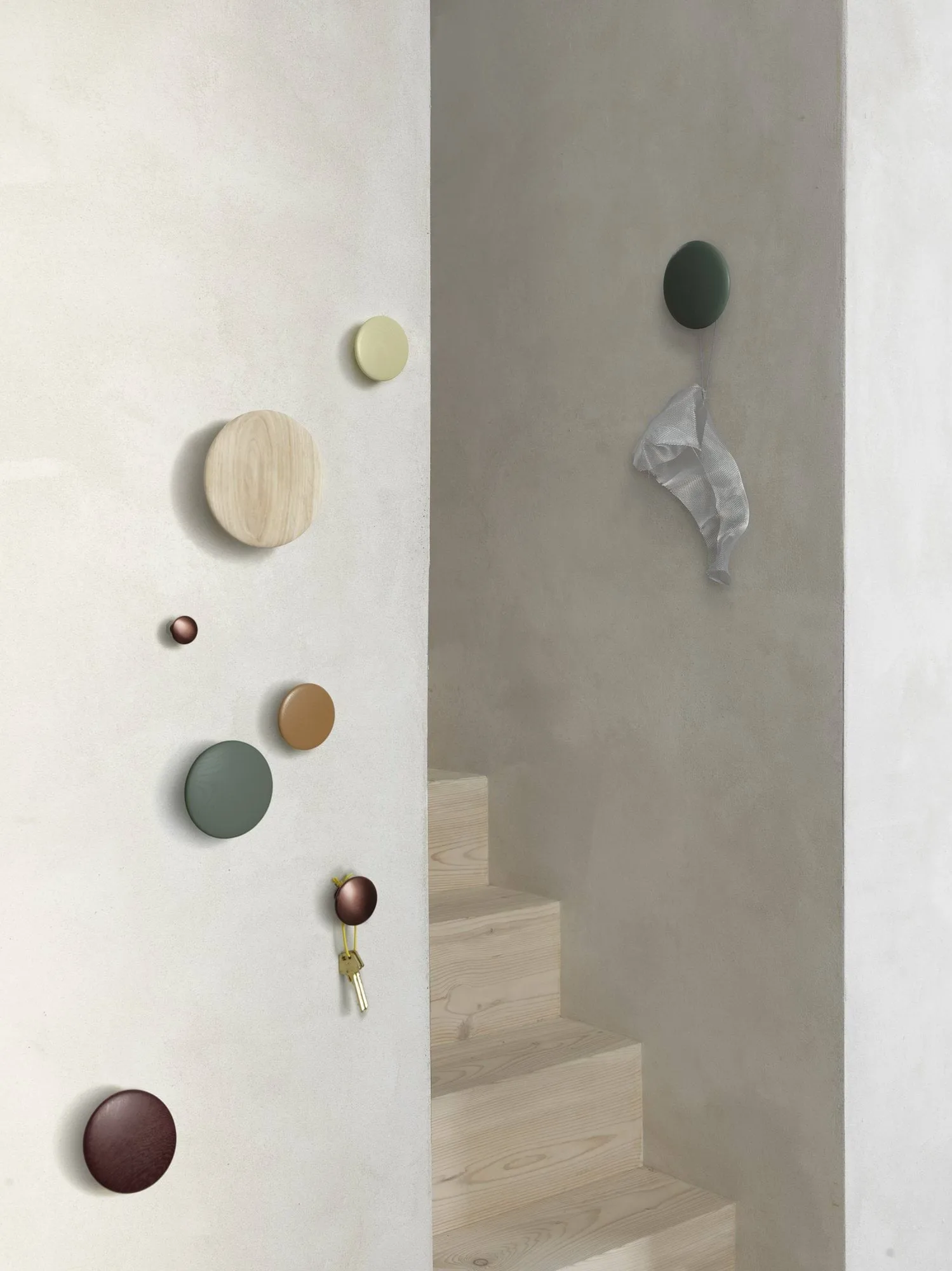 Dots Wood コートフック, Light olive, Ø6.5 cm Muuto | ムート