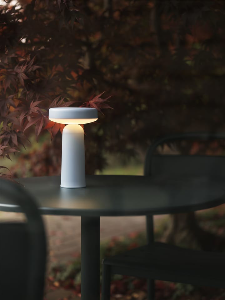 Ease ポータブルテーブルランプ 21.5 cm, Light blue Muuto | ムート