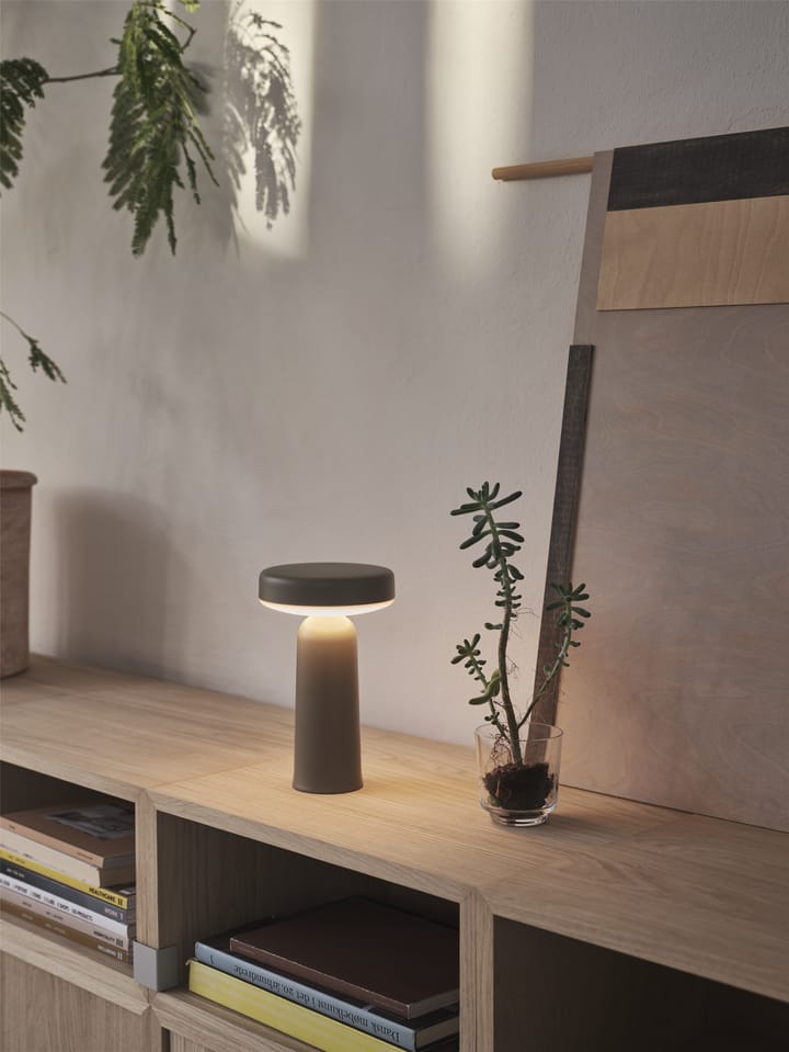 Ease ポータブルテーブルランプ 21.5 cm, Taupe Muuto | ムート