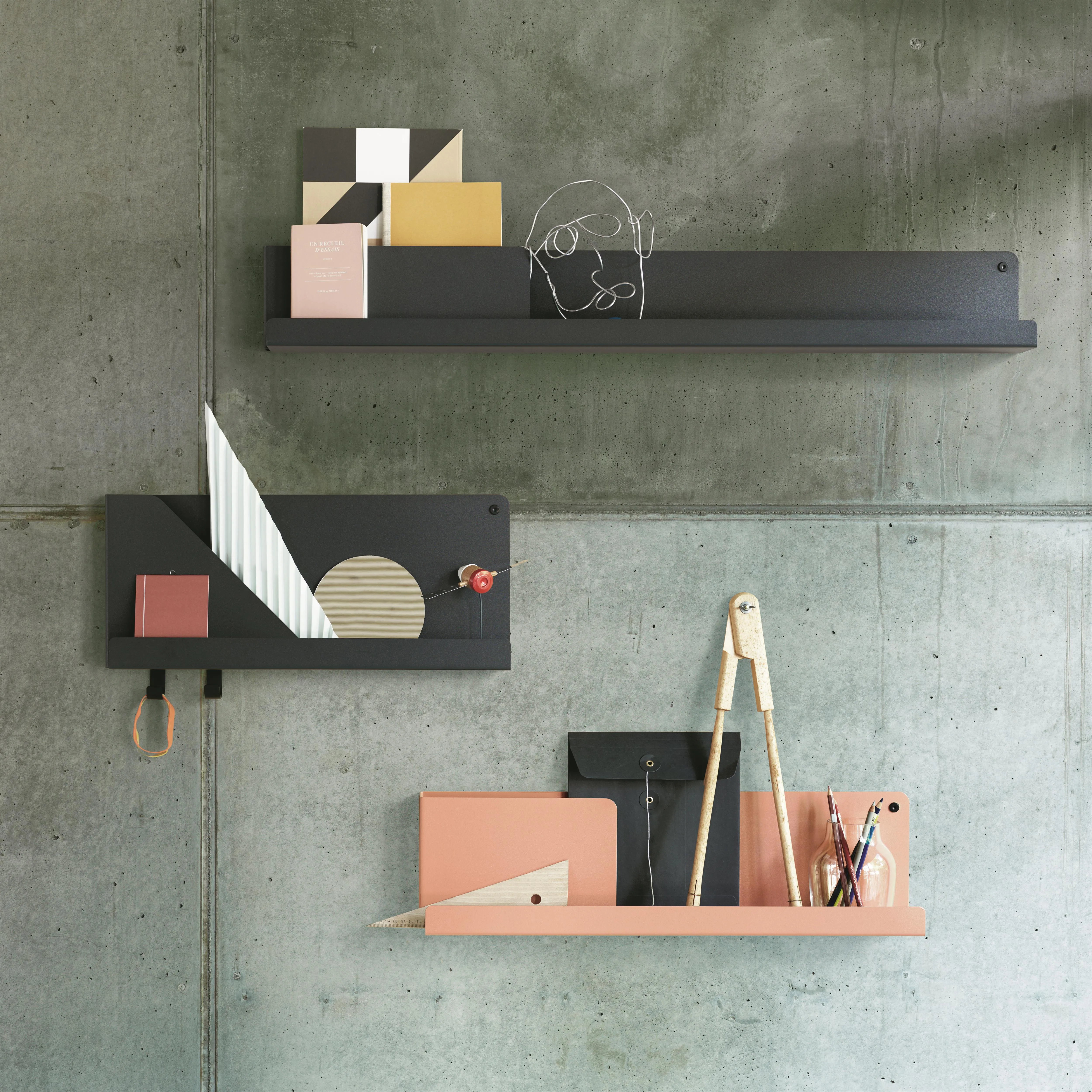 Muuto | ムート からのFolded シェルフ large - NordicNest.jp