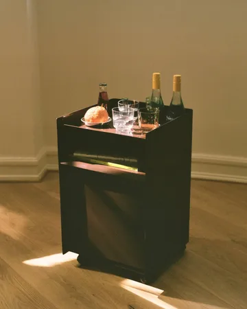 Folded Trolley ワゴン 引き出し付き - Dark red - Muuto | ムート