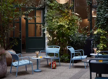 Linear Steel ラウンジアームチェア - Pale blue - Muuto | ムート