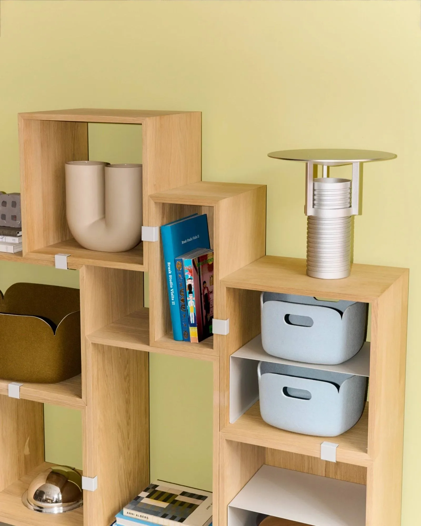 Stacked 2.0 shelving with back プレート, medium, oak Muuto | ムート
