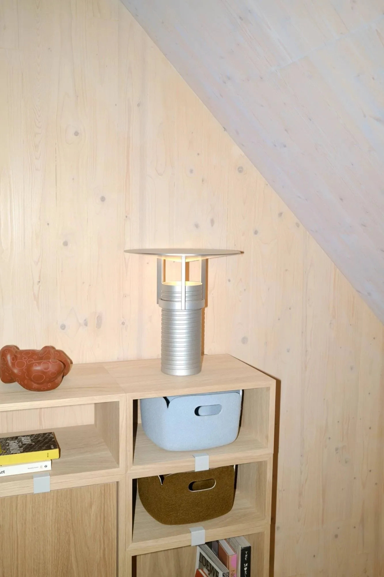 Stacked 2.0 shelving with back プレート, medium, oak Muuto | ムート