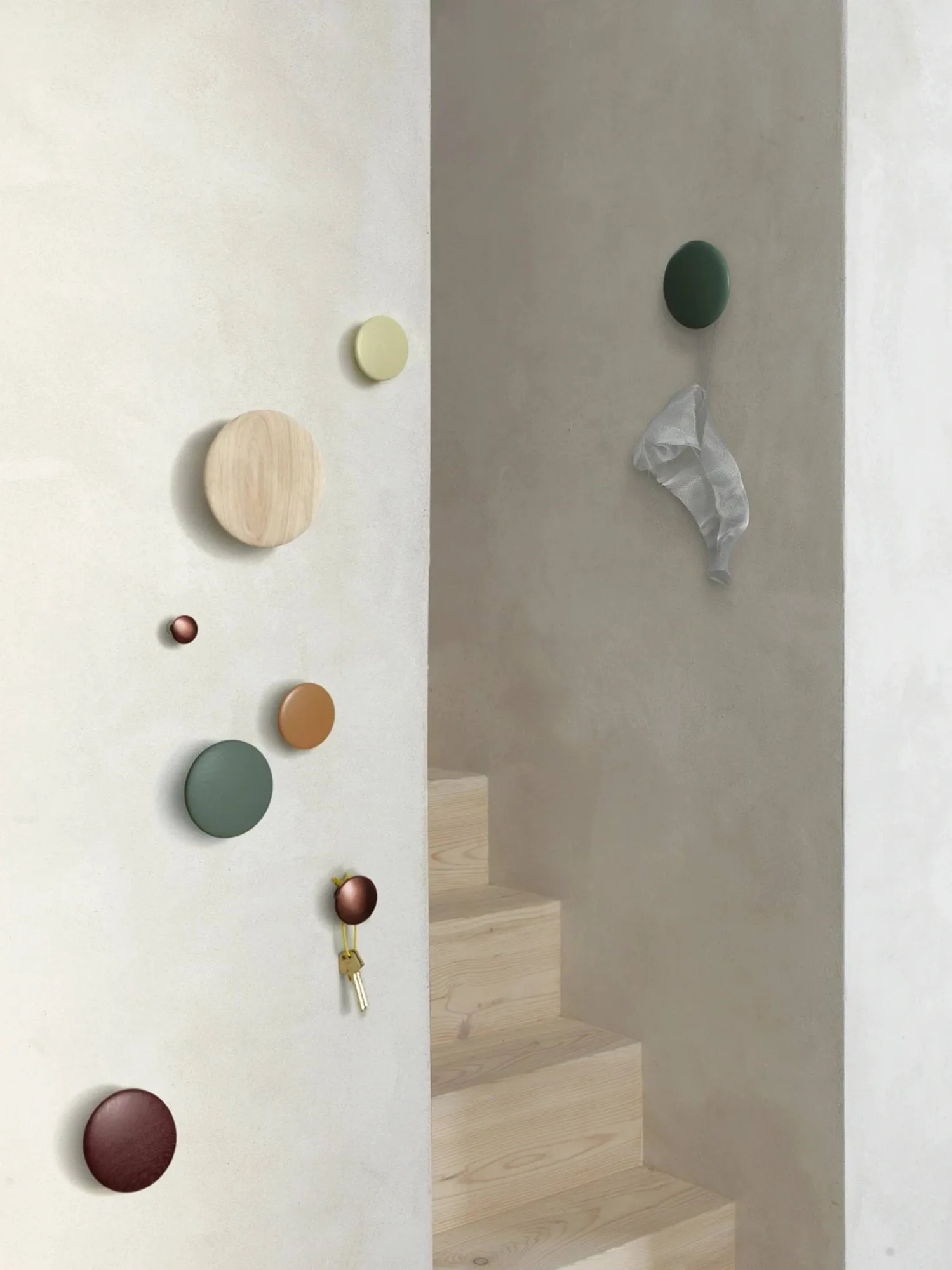The Dots 衣類用フック オーク, Ø13 cm Muuto | ムート
