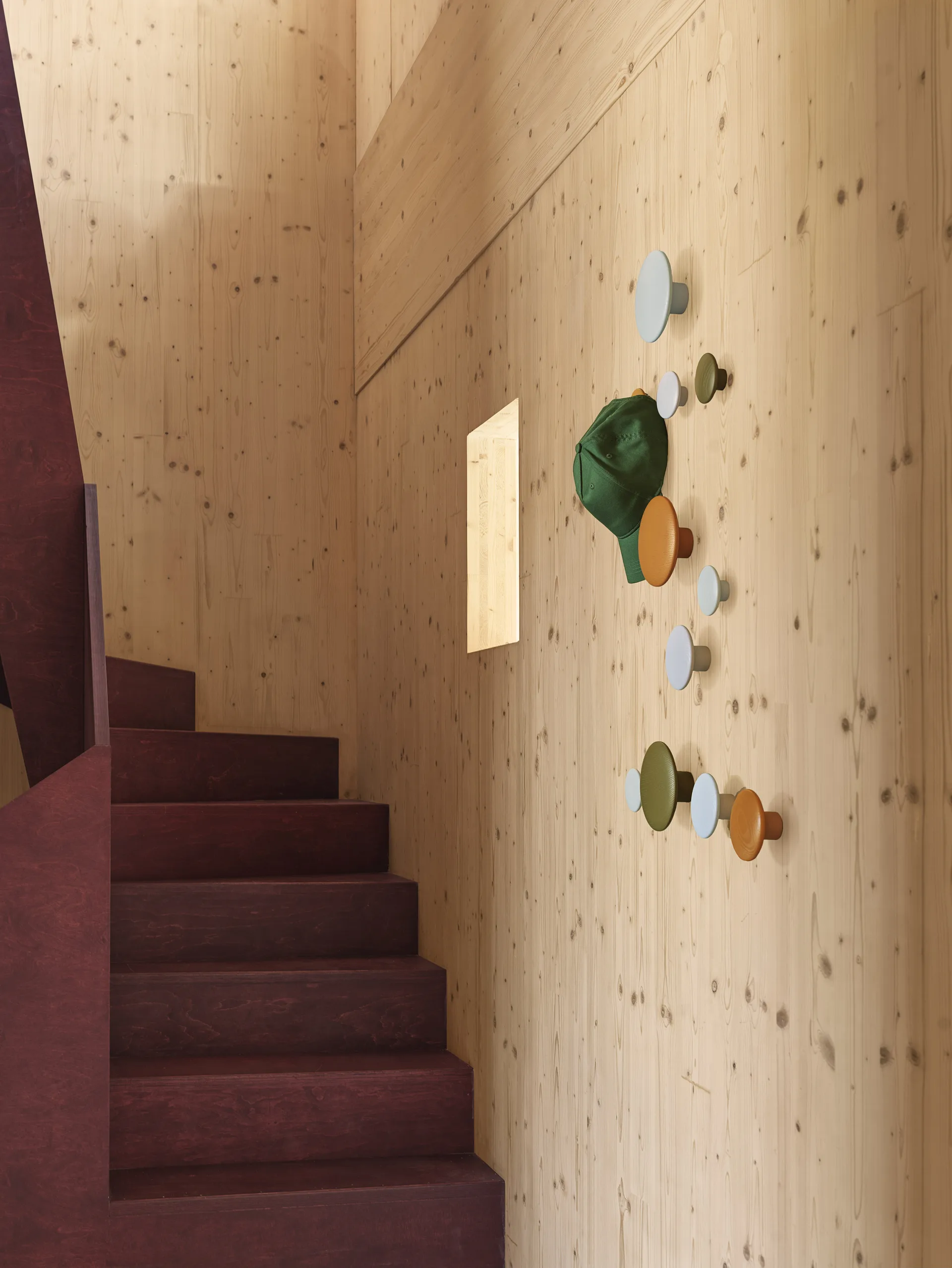 The Dots フック brown green, Ø6,5 cm Muuto | ムート