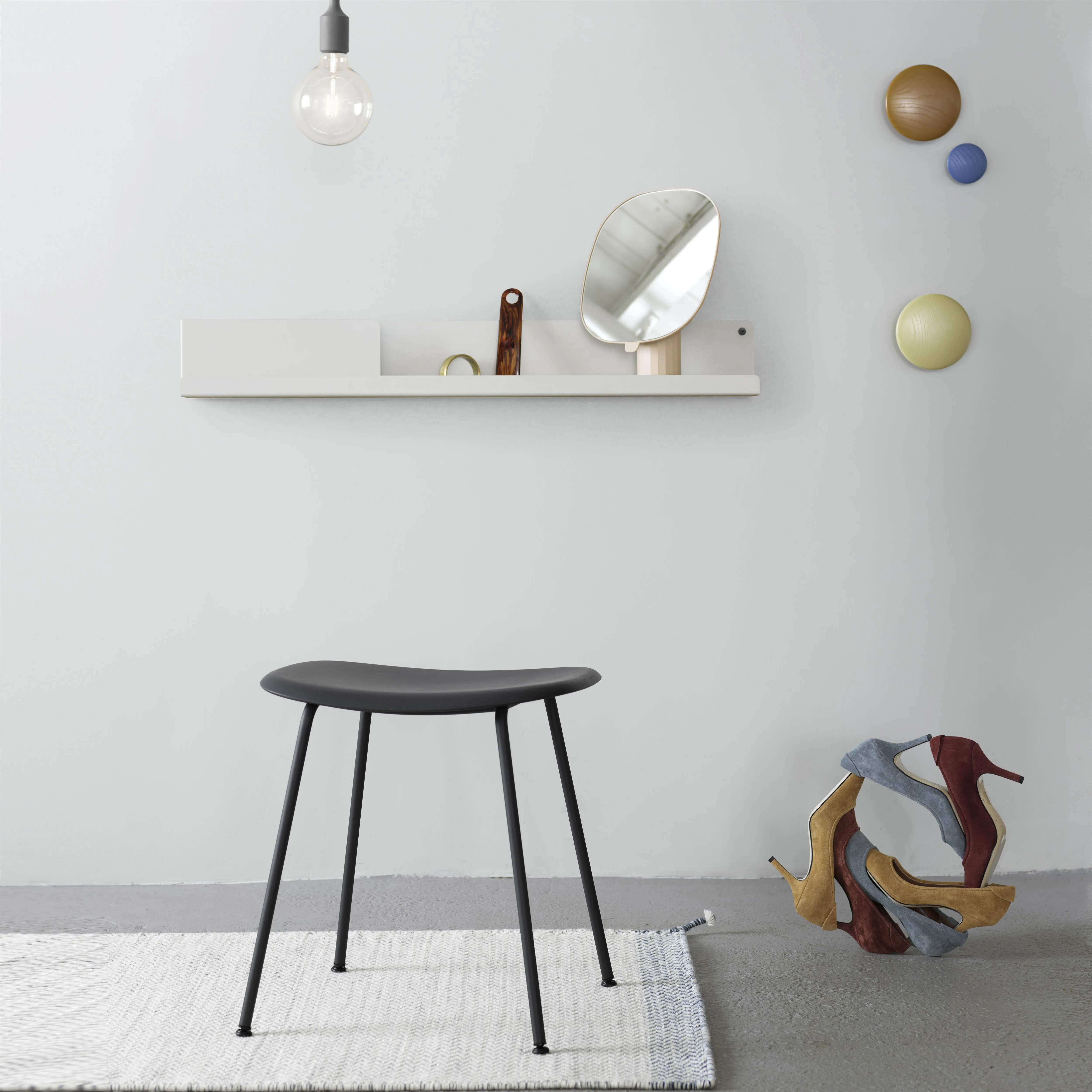 Muuto | ムート からのThe Dots コートフック midnight blue