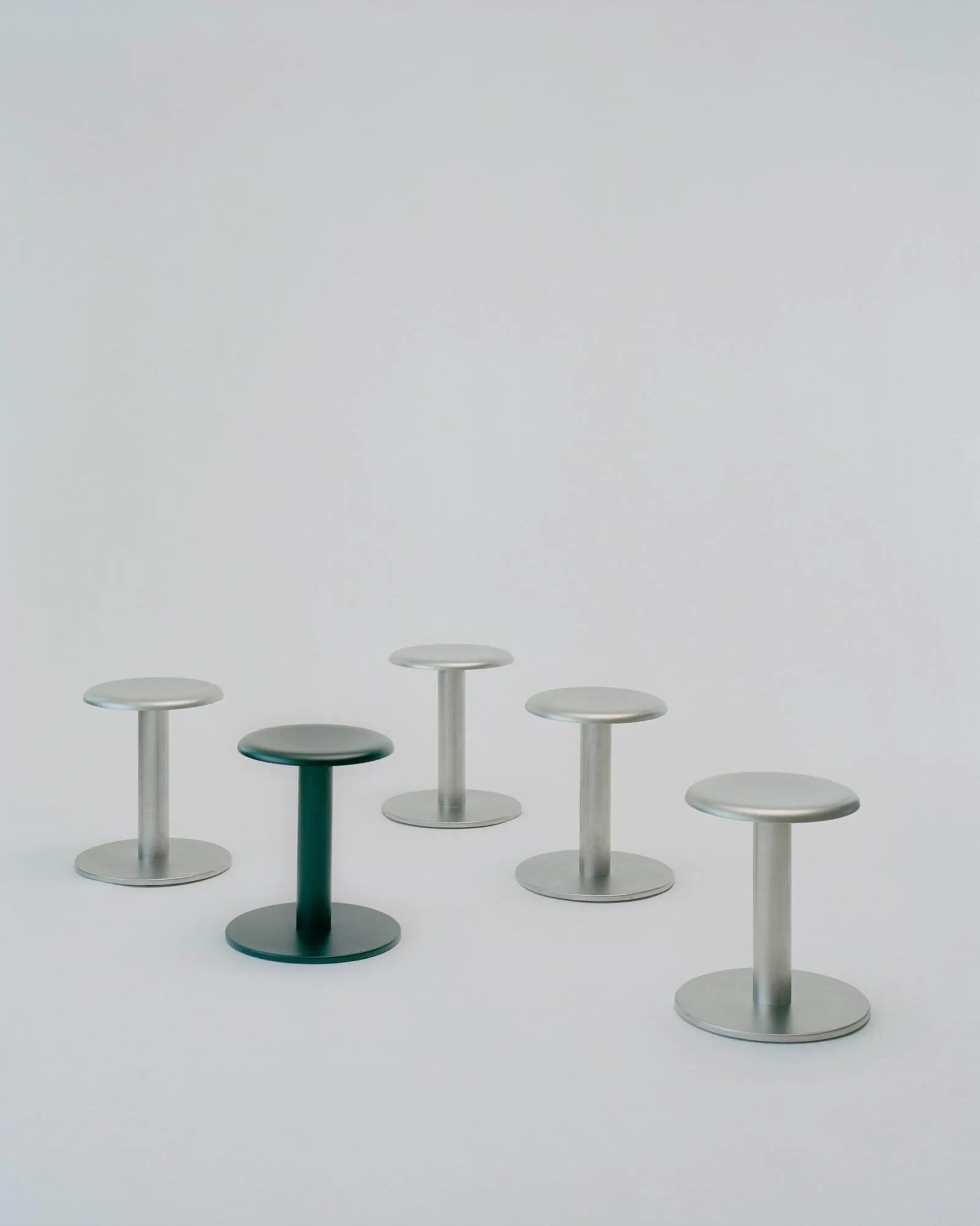 Coupe ラウンド スツール, Black, Ø40x46 cm New Works | ニューワークス