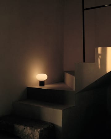 Karl-Johan ポータブルテーブルランプ - Cold black - New Works | ニューワークス