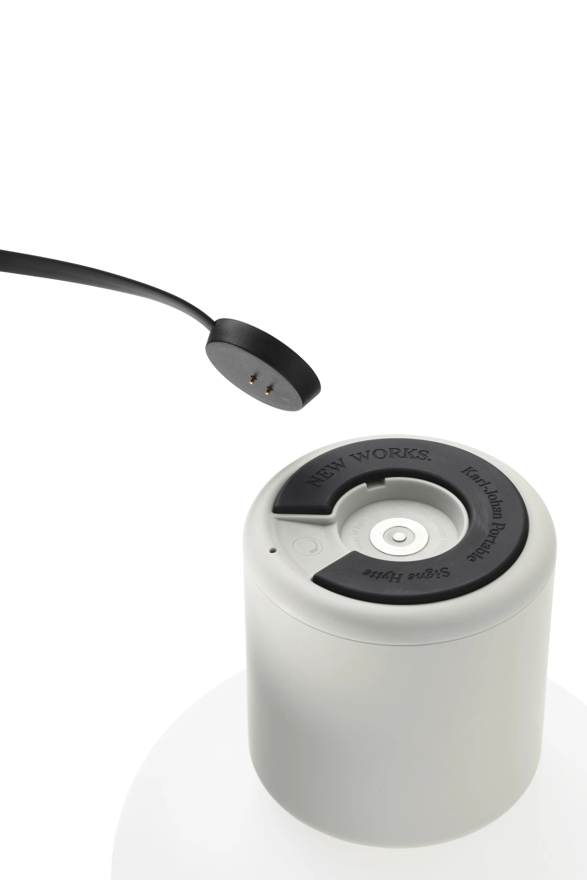 Karl-Johan ポータブルテーブルランプ, Light grey New Works | ニューワークス