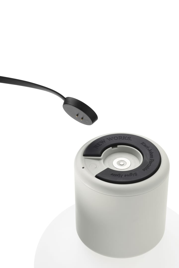 Karl-Johan ポータブルテーブルランプ, Light grey New Works | ニューワークス