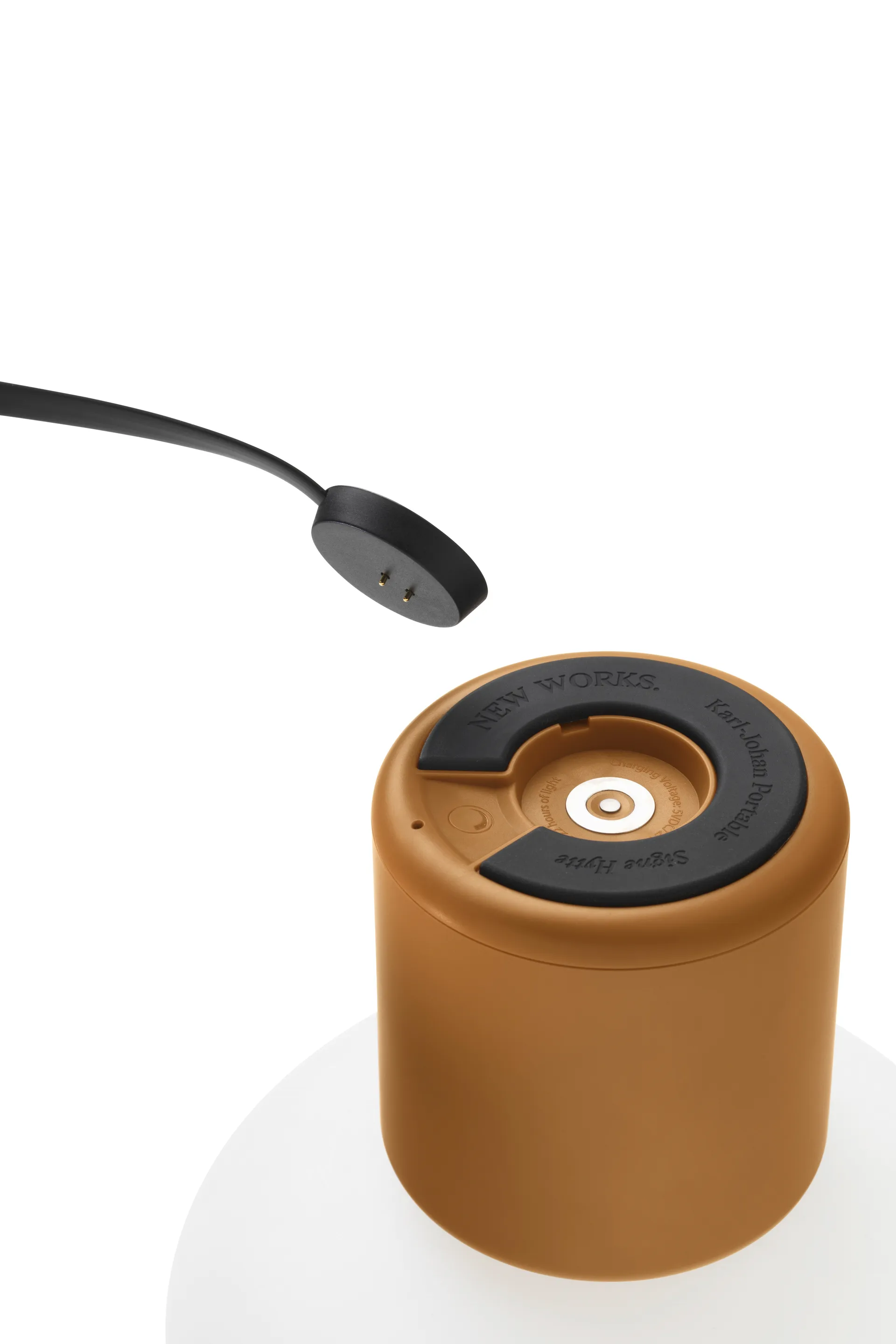 Karl-Johan ポータブルテーブルランプ, Ochre yellow New Works | ニューワークス