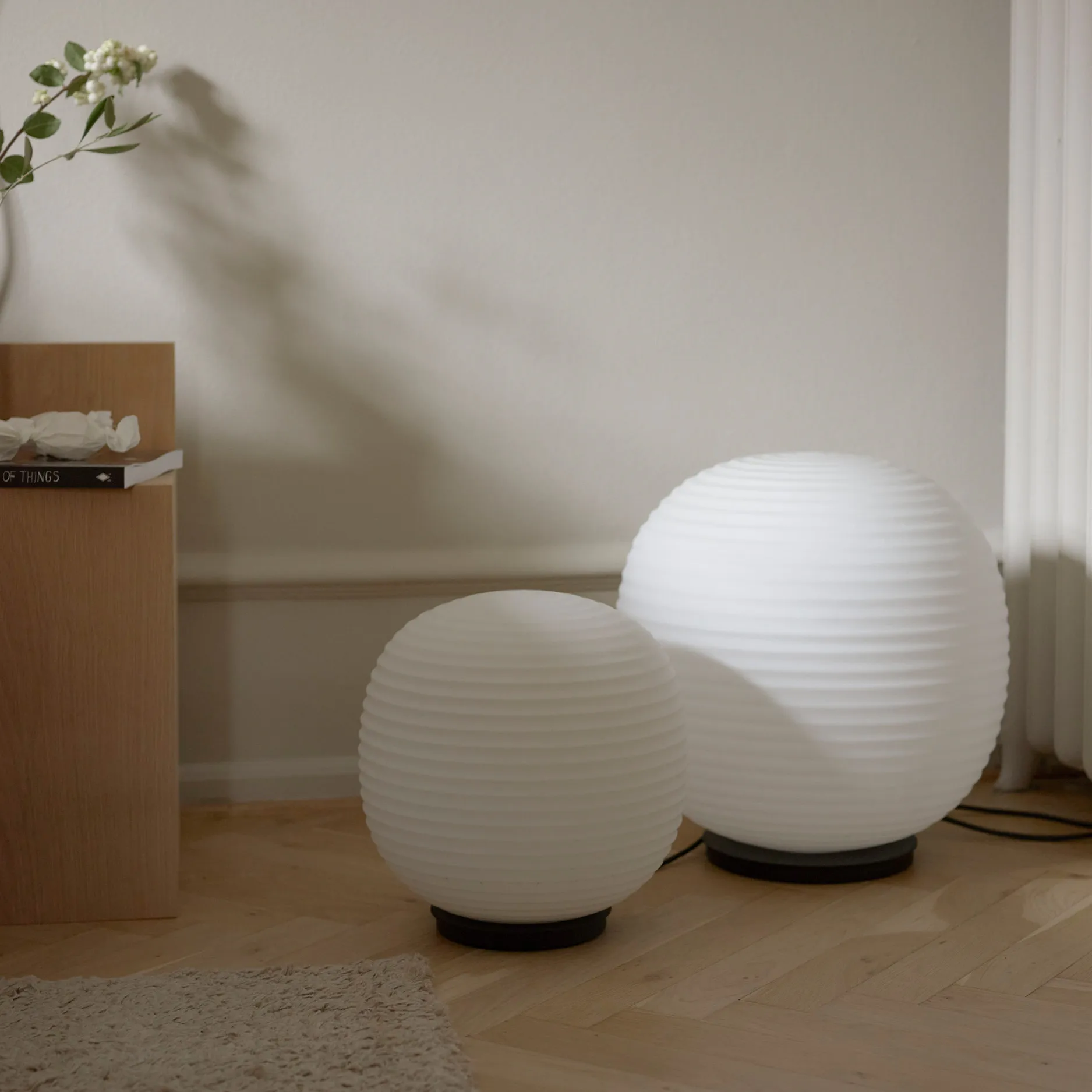 Lantern Globe bordslampa medium,  New Works | ニューワークス