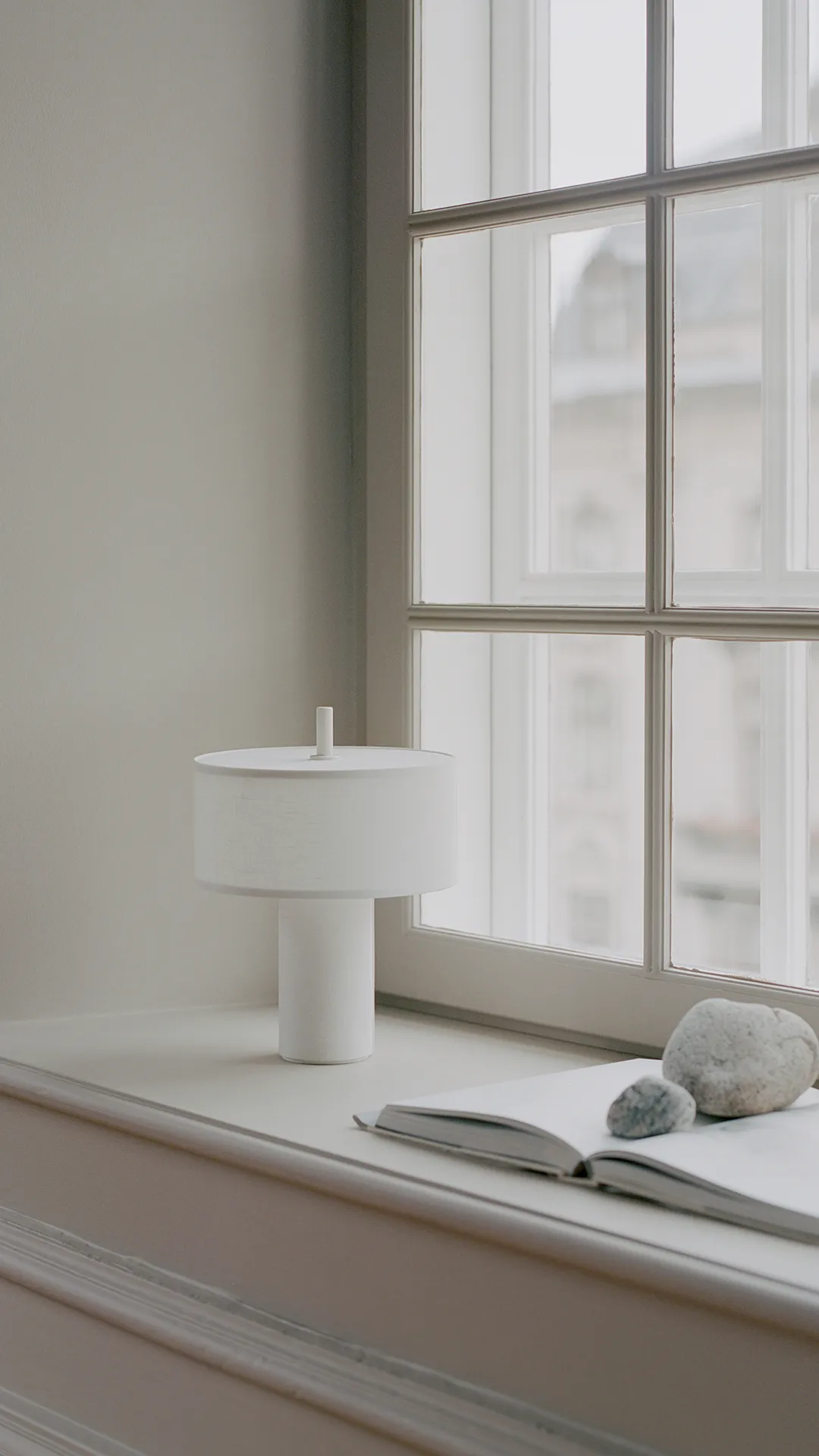 Margin ポータブルテーブルランプ, White New Works | ニューワークス