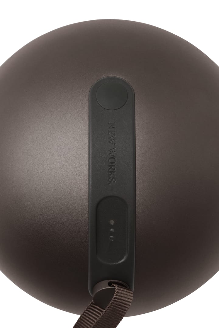 New Works | ニューワークス からのSphere ポータブルランプ New Works | ニューワークス からのSphere ポータブルランプ