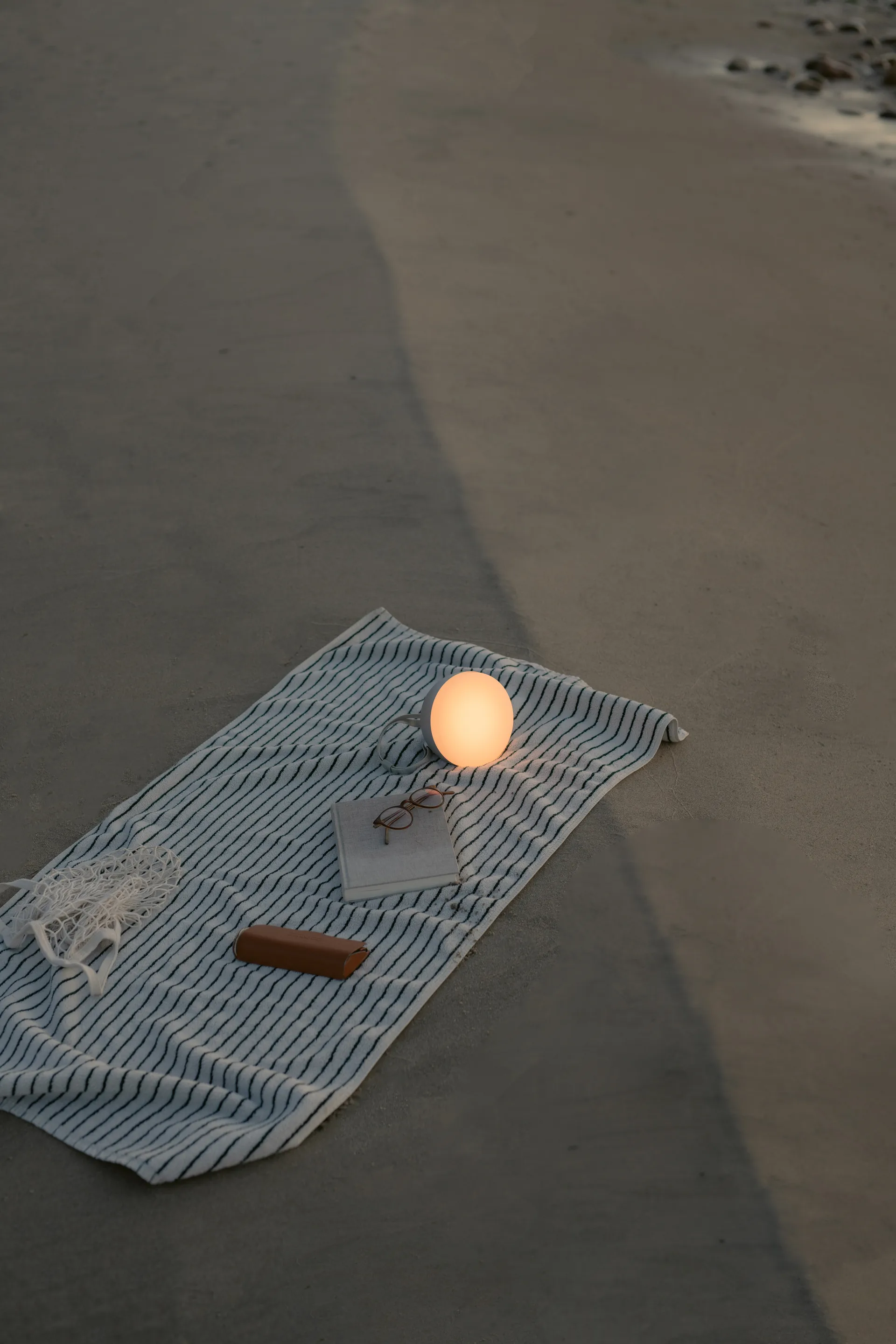 Sphere ポータブルランプ, Warm grey New Works | ニューワークス