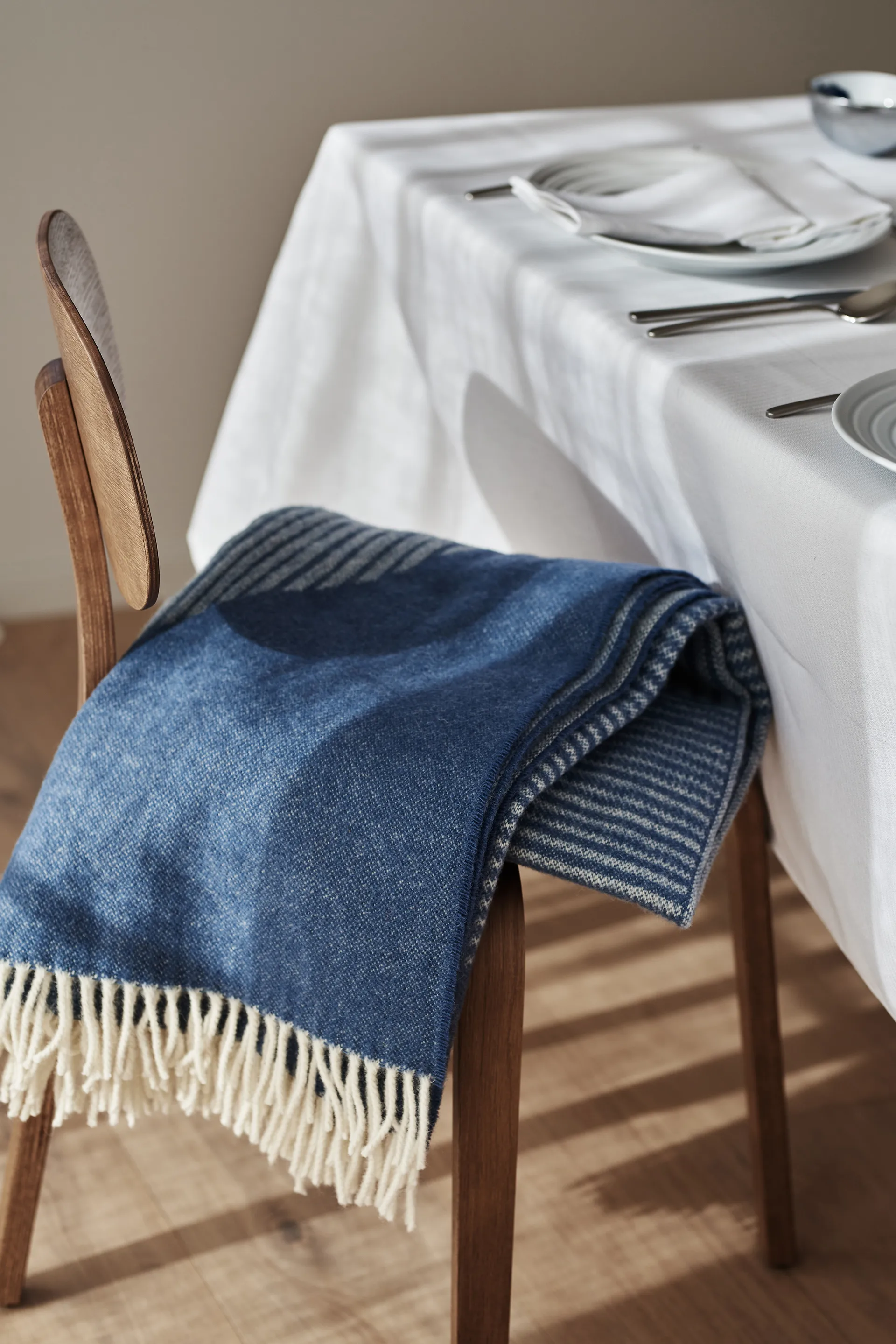 サークルズ ウールスロー 130x185 cm, Blue NJRD | 二オール