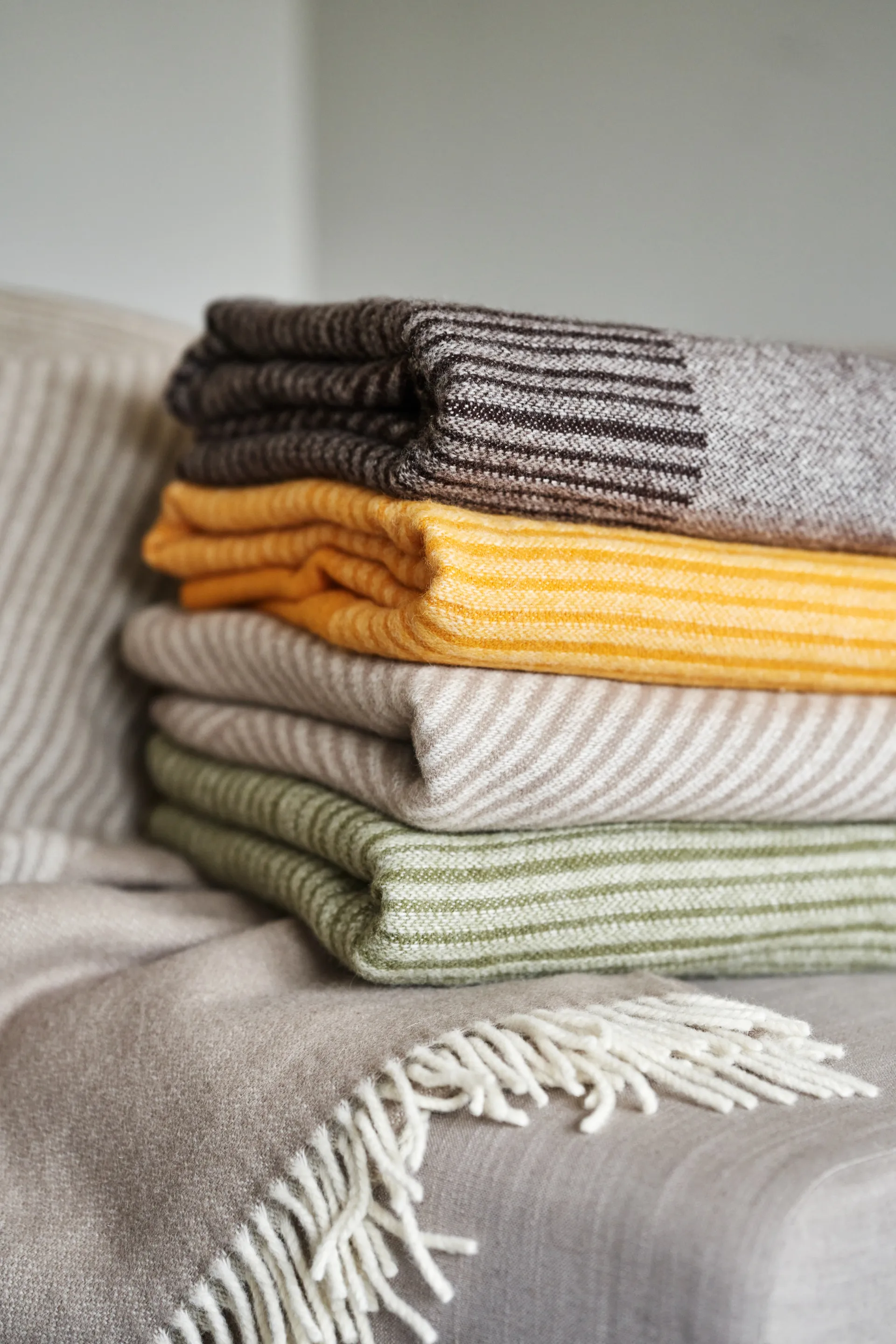 ストライプ ウールスロー 130x185 cm, Green NJRD | 二オール