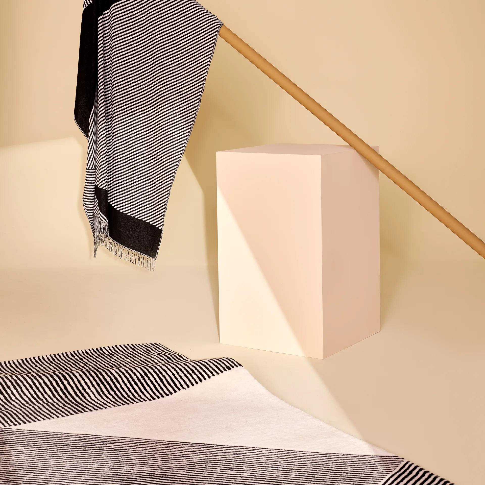 ストライプ ウールラグ ナチュラル ホワイト, 170x240 cm NJRD | 二オール