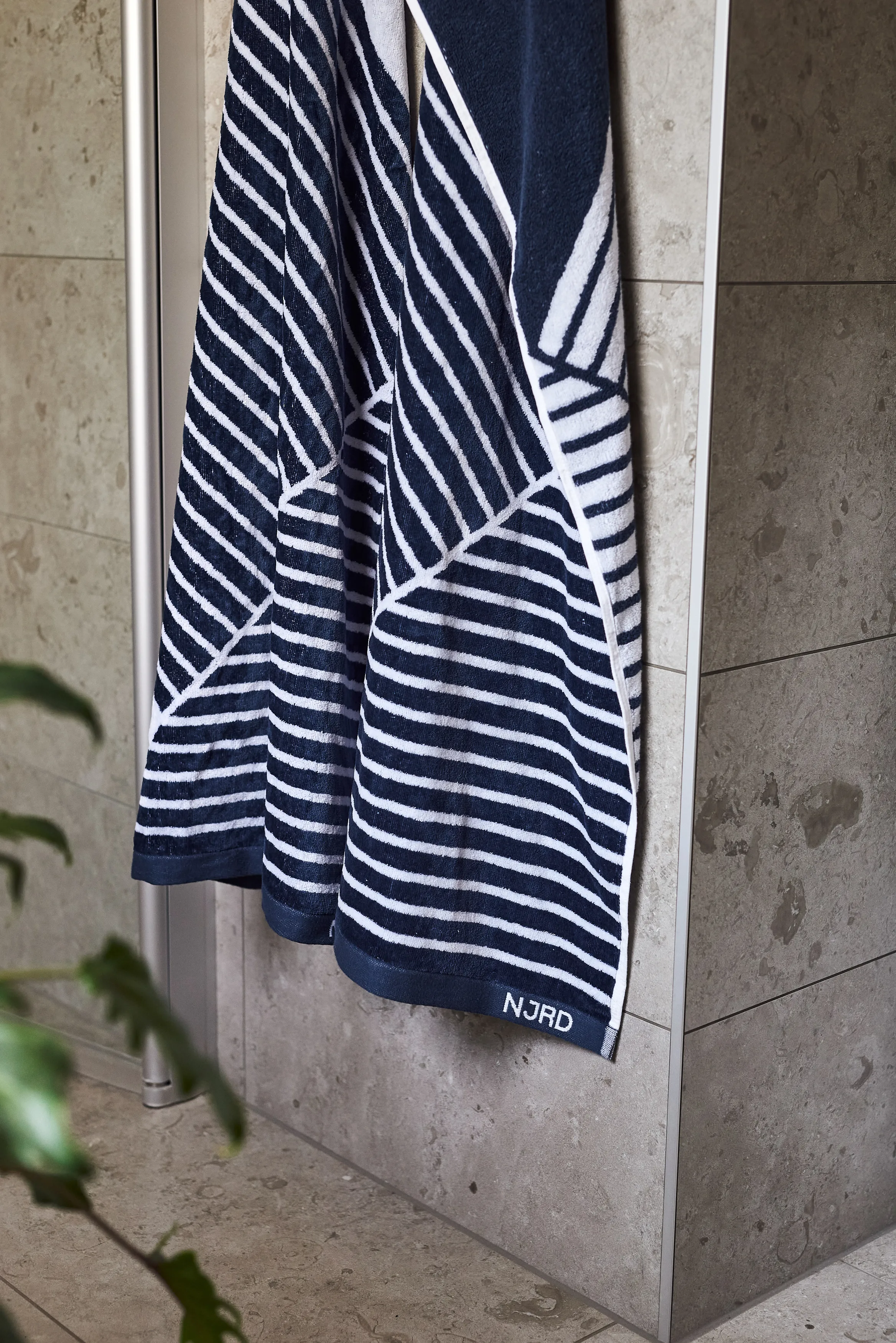 NJRD | 二オール からのストライプ バスタオル 70x140 cm - NordicNest.jp