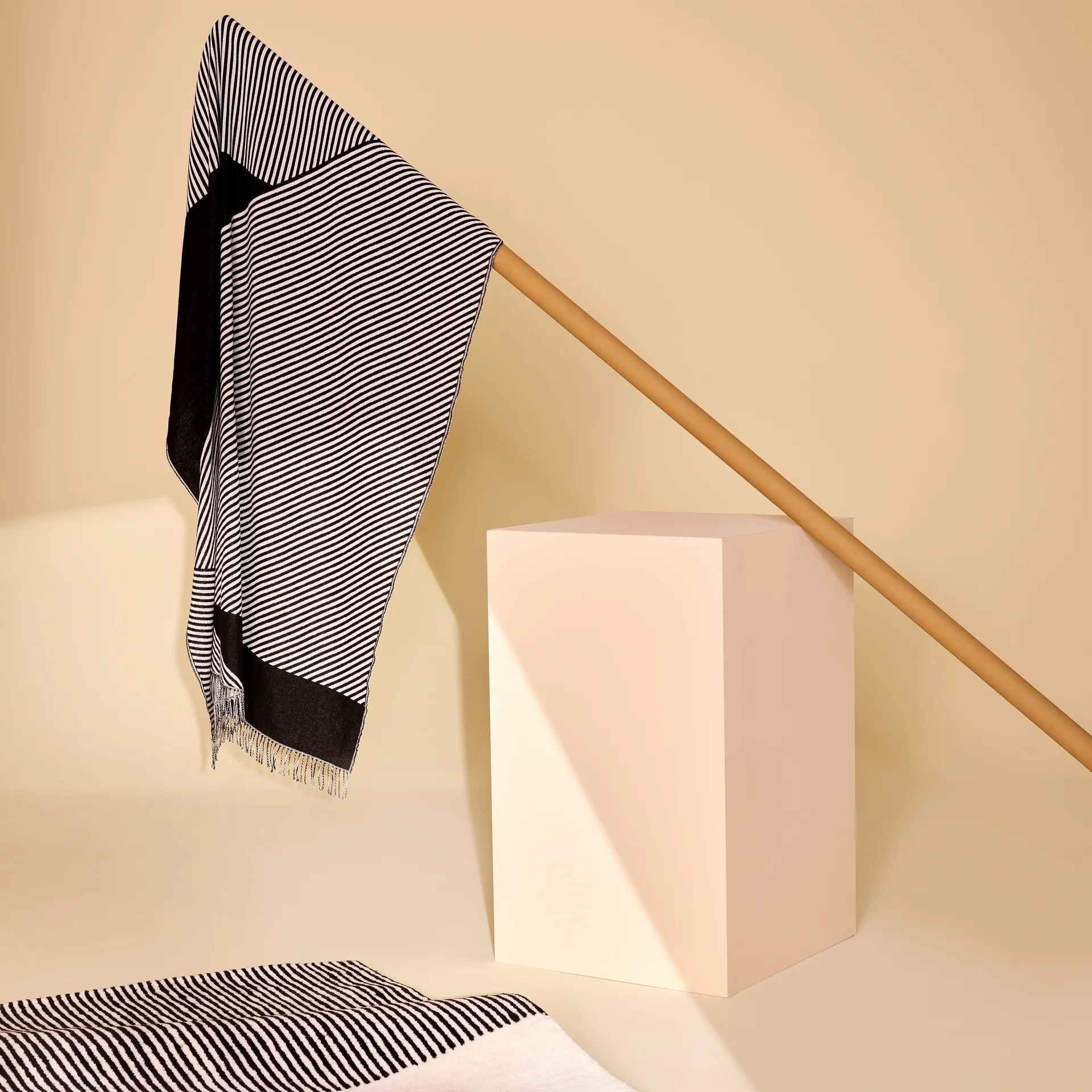 ストライプ コットンスロー, black NJRD | 二オール