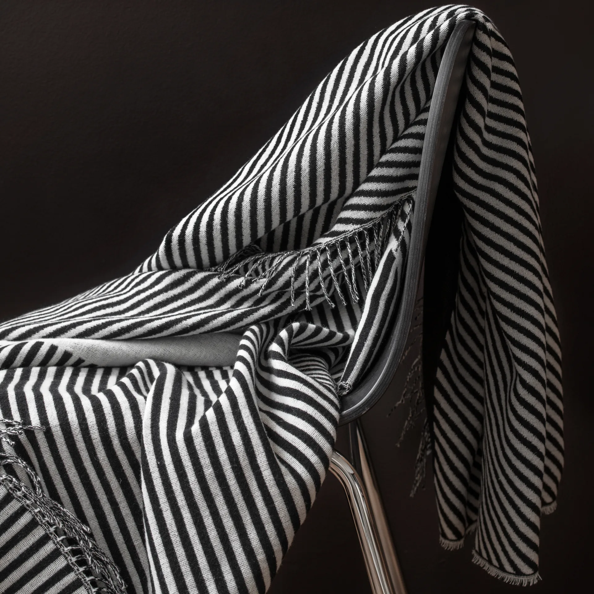 ストライプ コットンスロー, black NJRD | 二オール