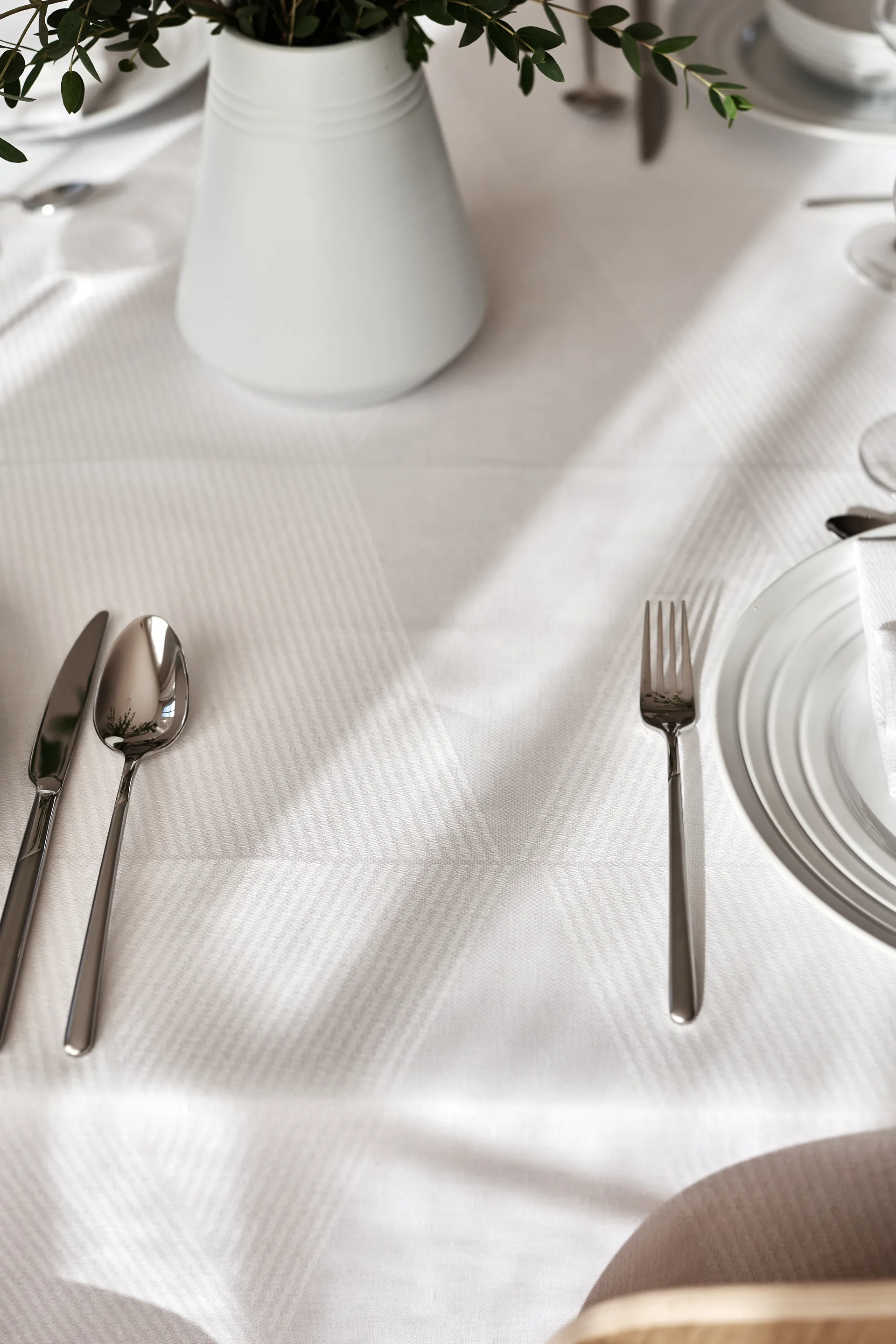 Geometric テーブルクロス 147x250 cm, White NJRD | 二オール