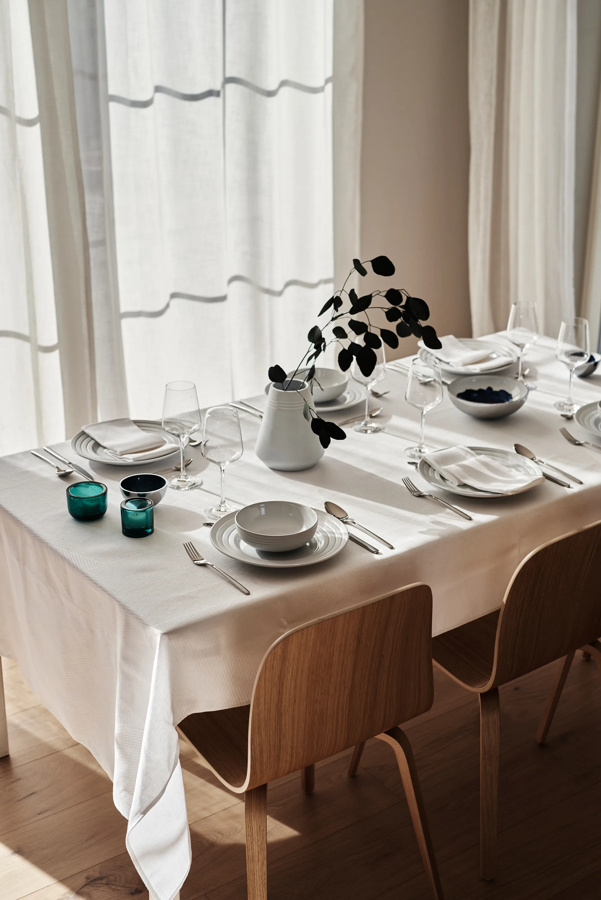 Geometric テーブルクロス 147x250 cm, White NJRD | 二オール