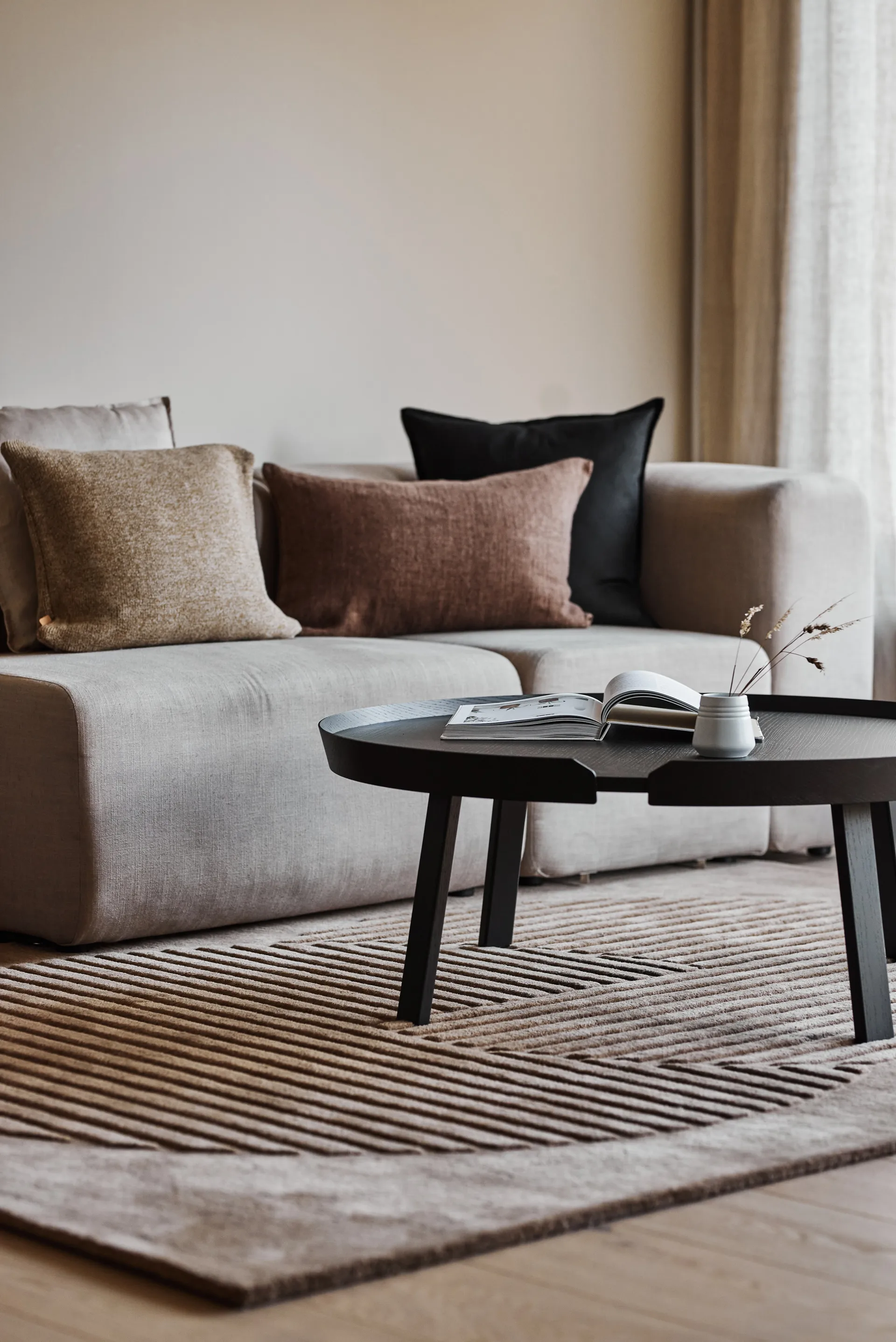 Levels ウールラグ サークルズ beige, 170x240 cm NJRD | 二オール