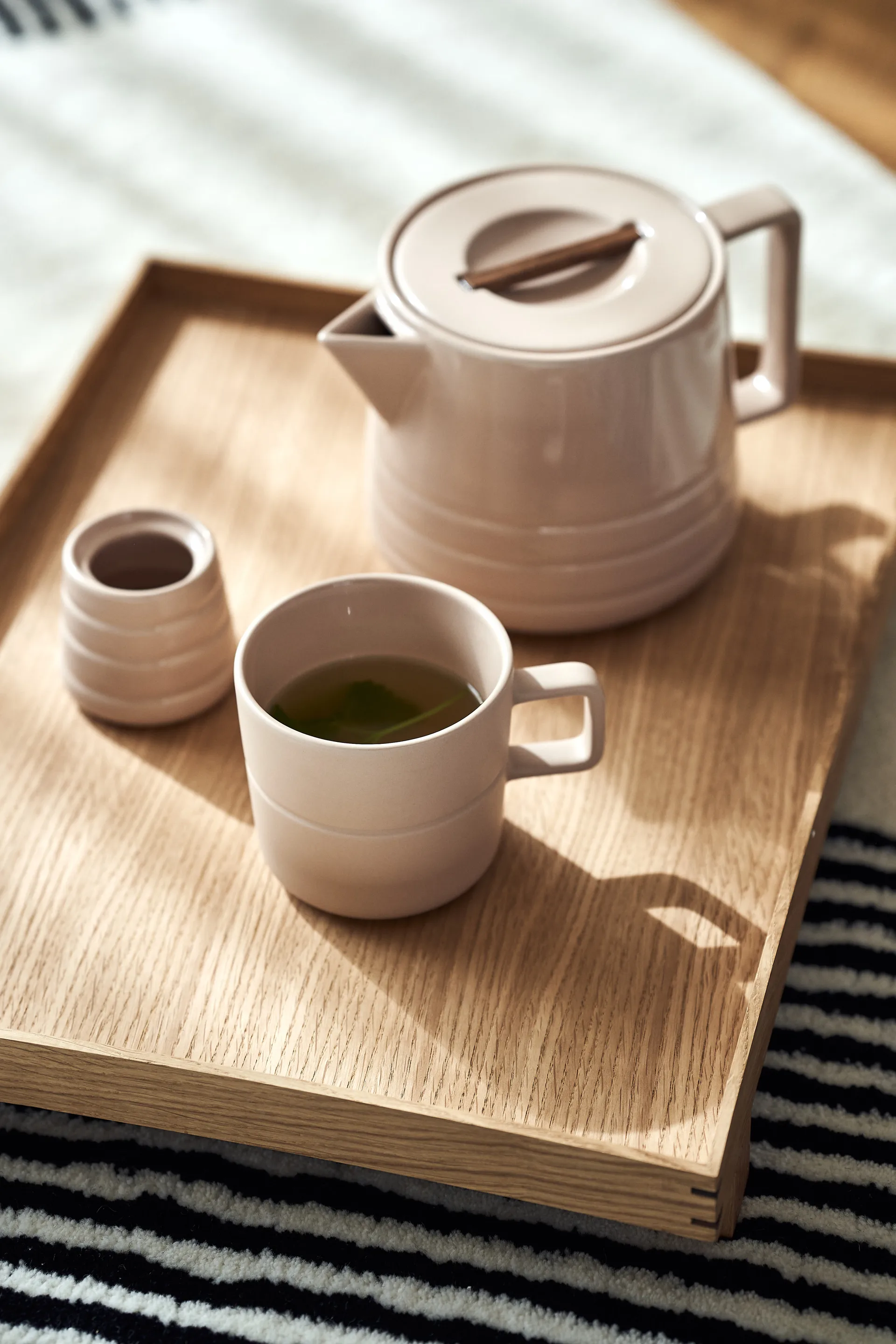 Lines ティーポット 1.5L, beige NJRD | 二オール