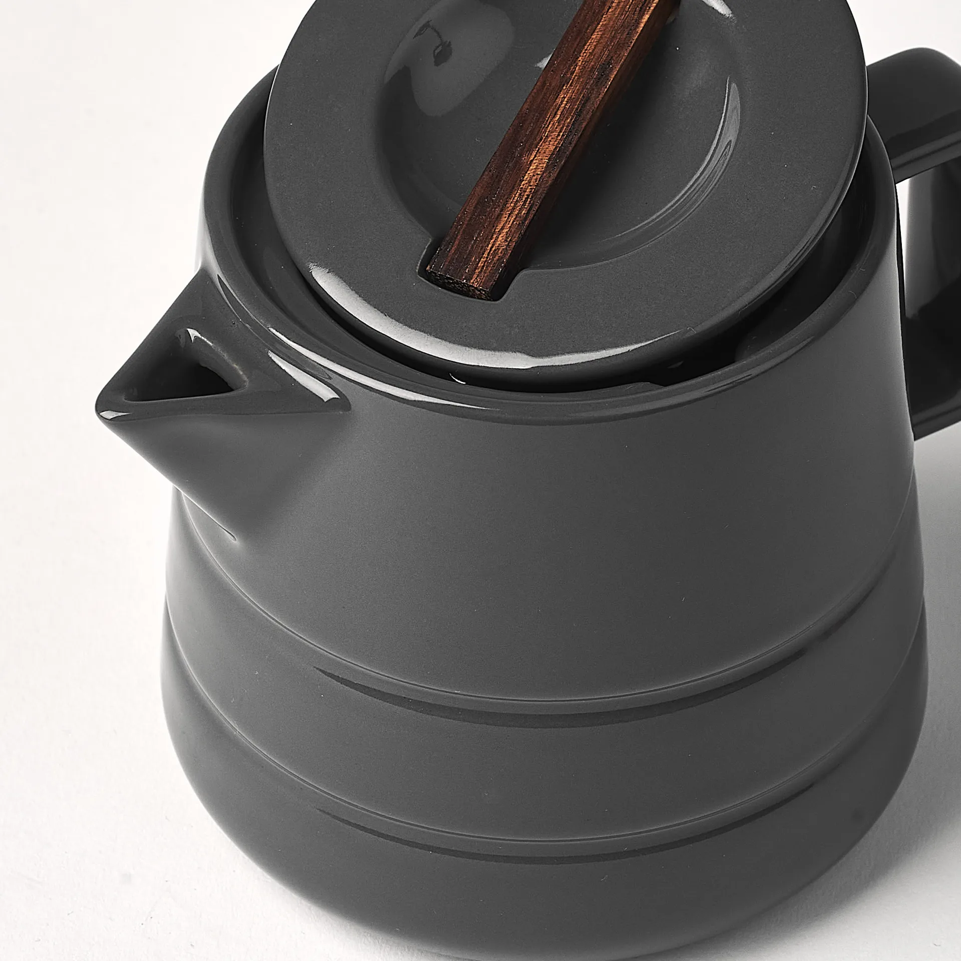 Lines ミルクジャグ 50 cl, dark grey NJRD | 二オール