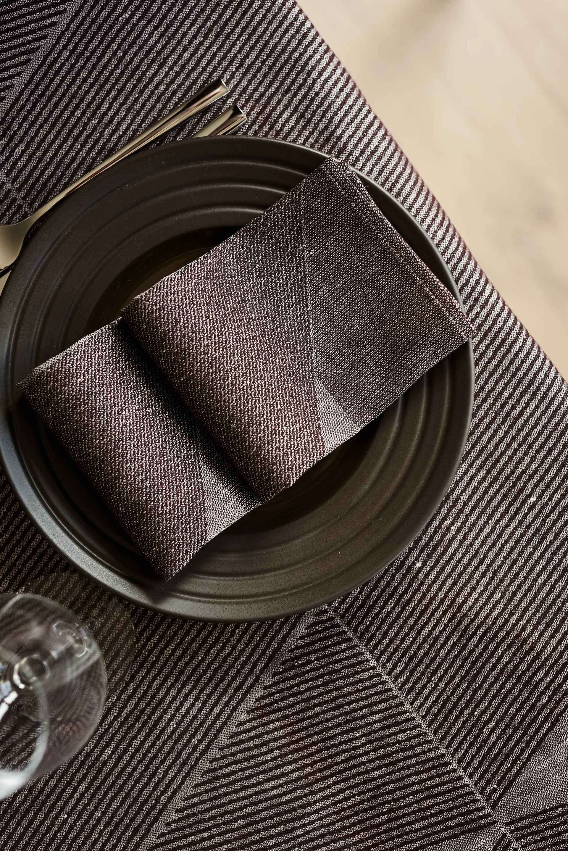 Metric ナプキン 47x47 cm 4-pack, Brown-white NJRD | 二オール