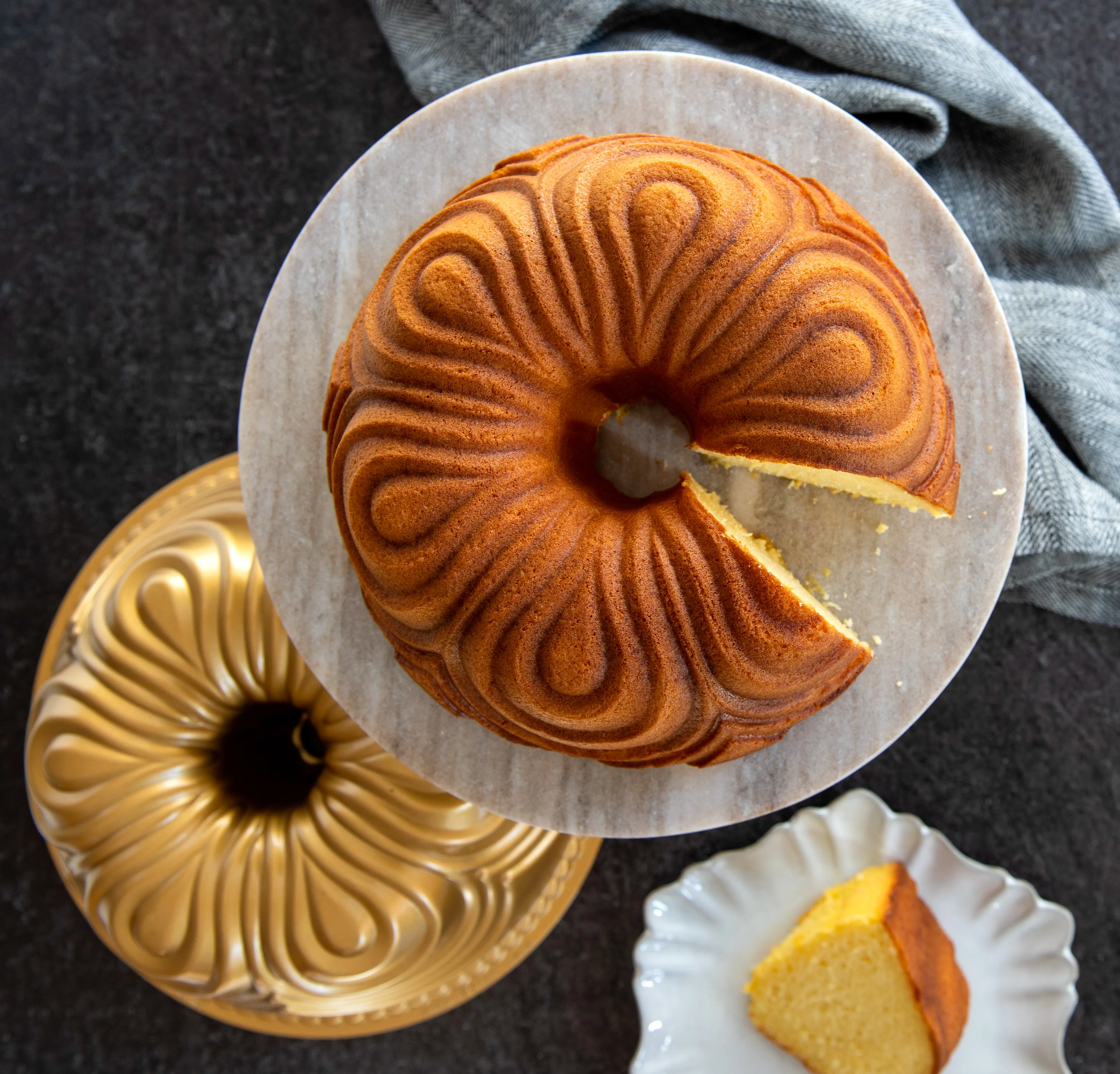 Nordic Ware からのNordic Ware シフォンバントケーキ 焼き型