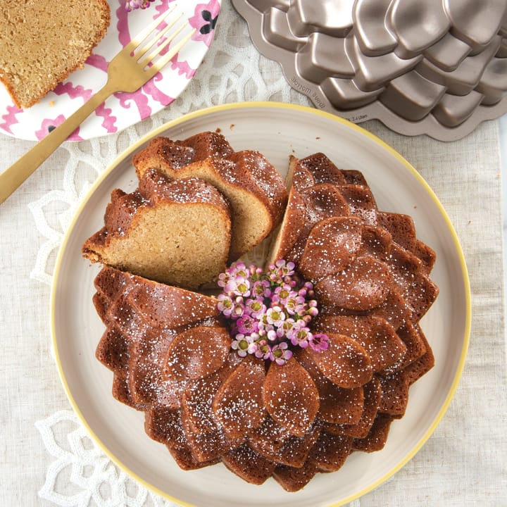 Nordic Ware ブロッサムバントケーキ 焼き型, 2.4 L Nordic Ware