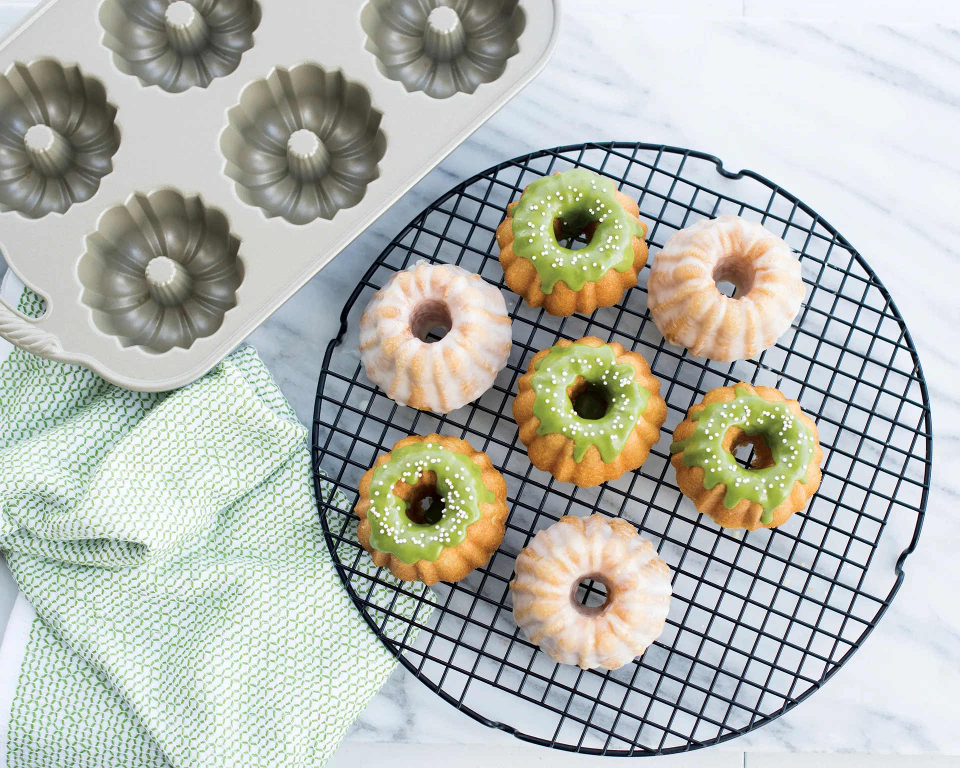 Nordic Ware アニバーサリー ミニバントケーキ 焼き型 silver, 1.1 L Nordic Ware