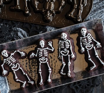 Nordic Ware Spooky Skeleton焼き型 - Bronze - Nordic Ware