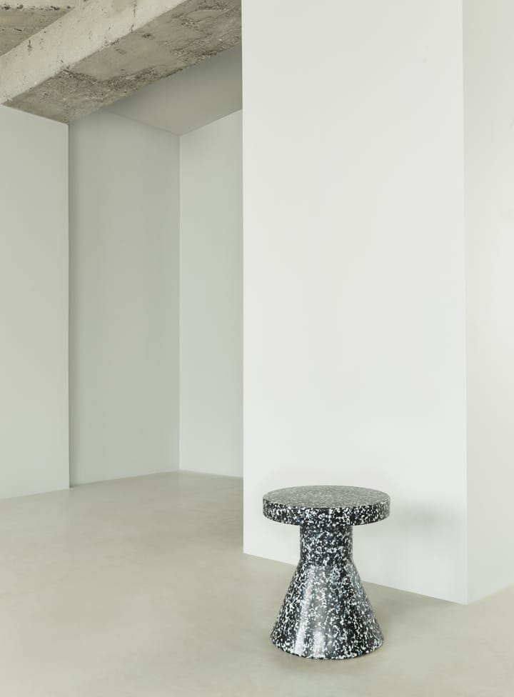 Bit Cone スツール, Black-white Normann Copenhagen | ノーマンコペンハーゲン