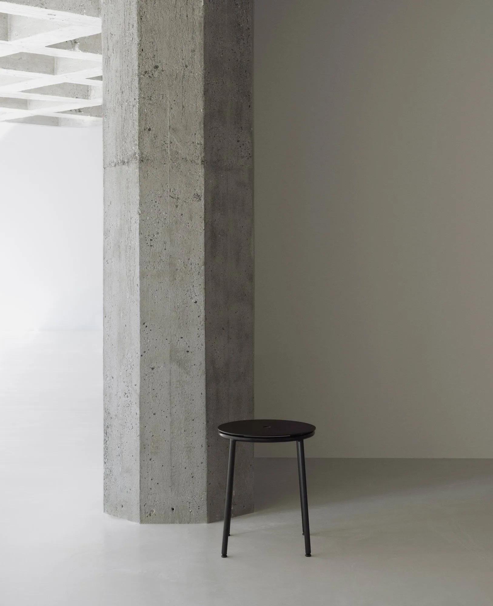 Circa スツール 45 cm, Black oak Normann Copenhagen | ノーマンコペンハーゲン