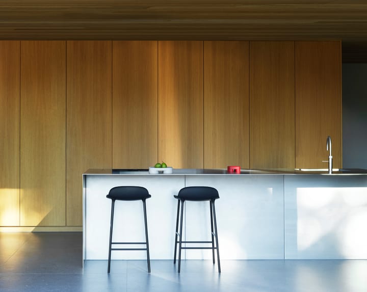 Form barstool metal legs, Black Normann Copenhagen | ノーマンコペンハーゲン